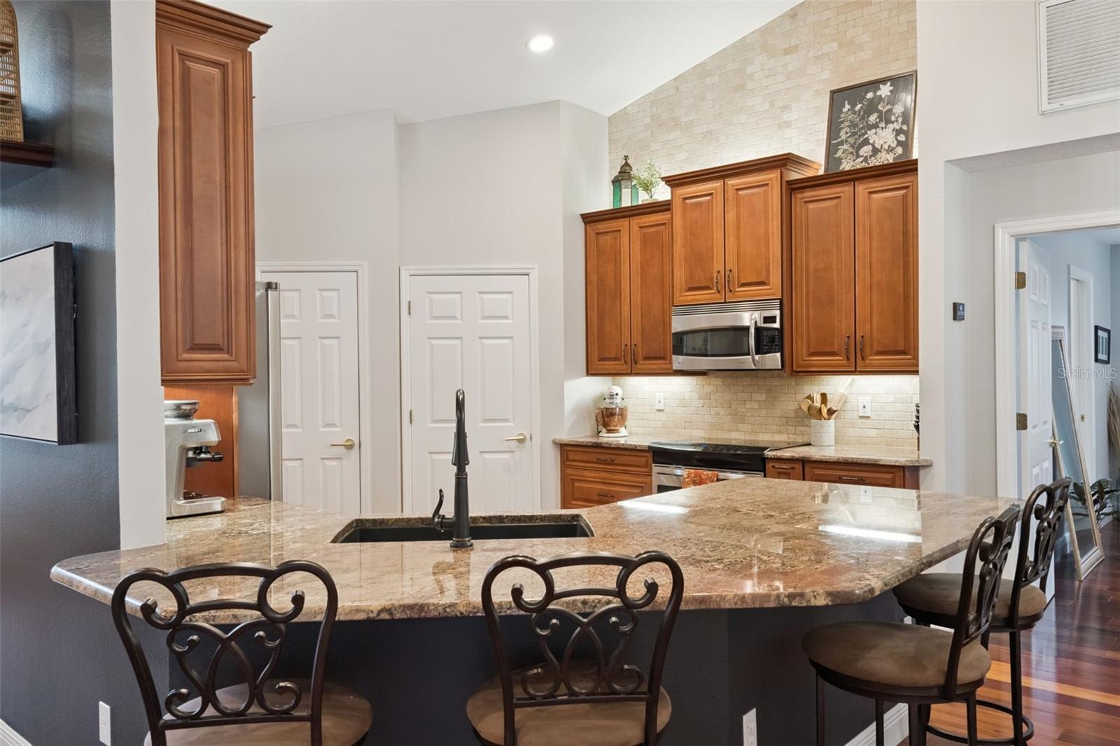 Image 17 of 72 For 9805 Spring Lake Drive