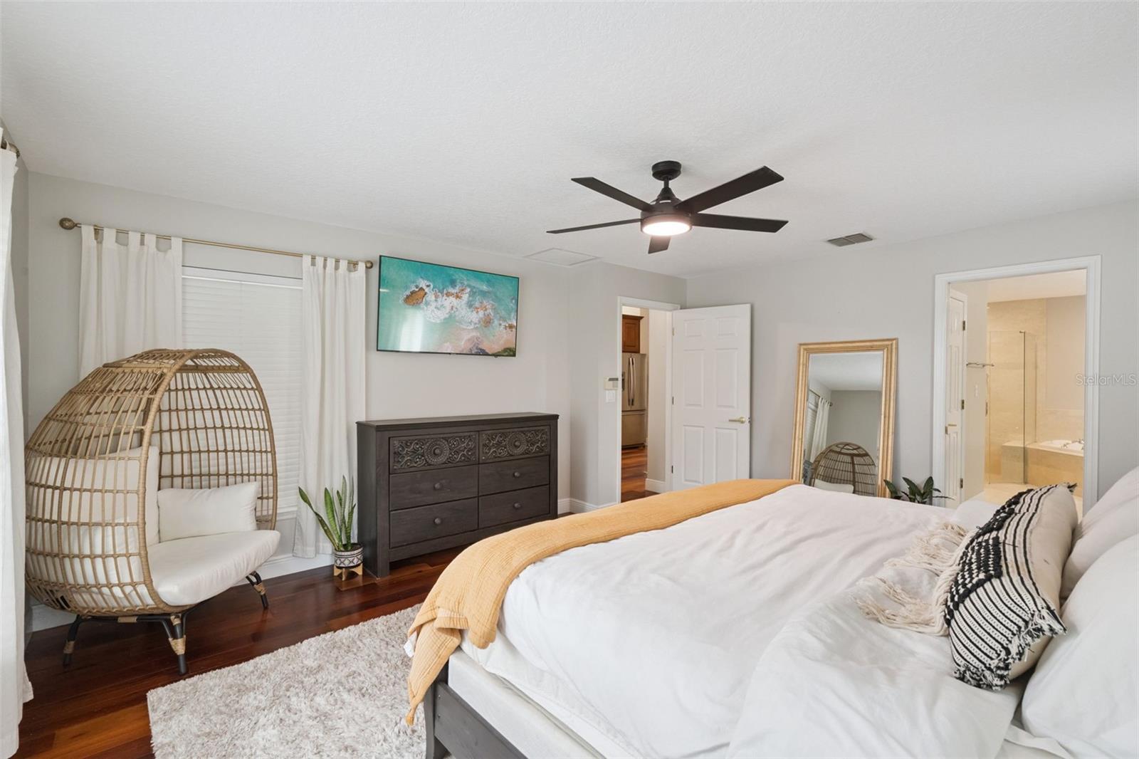 Image 25 of 72 For 9805 Spring Lake Drive