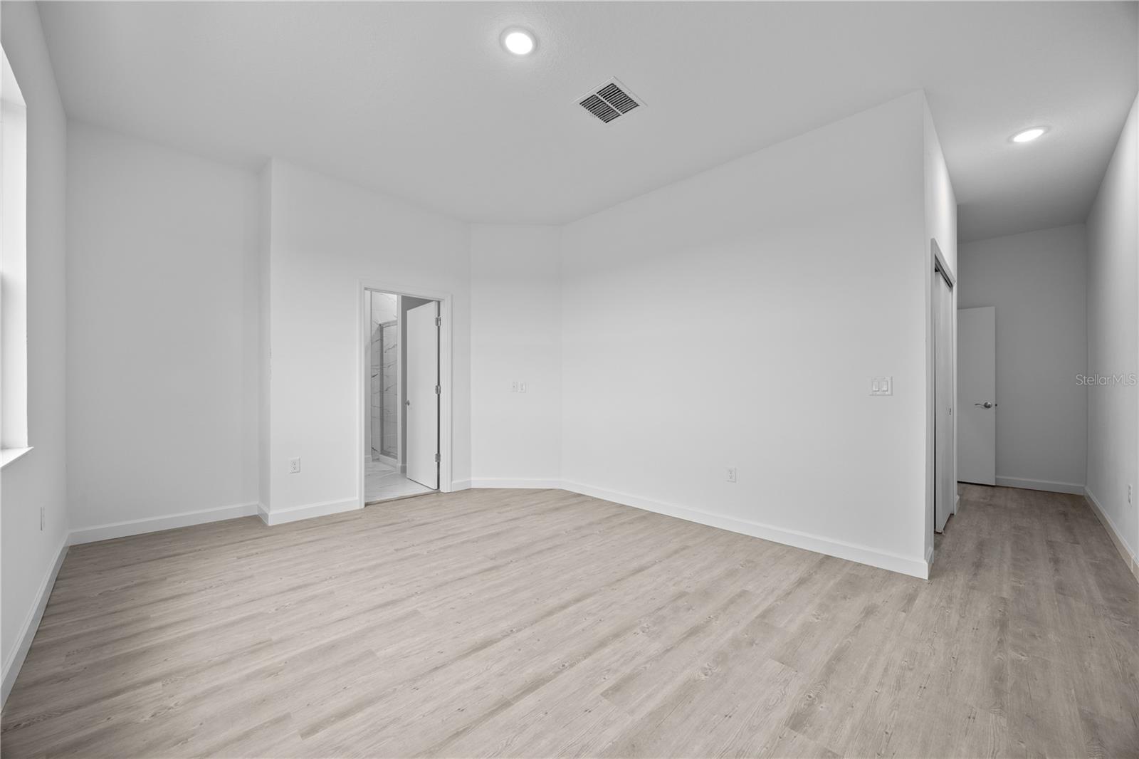 Image 21 of 50 For 625 Trikomo Drive