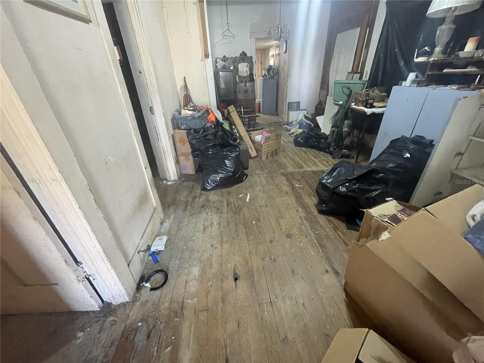 Image 9 of 18 For 1996 Indiana Avenue