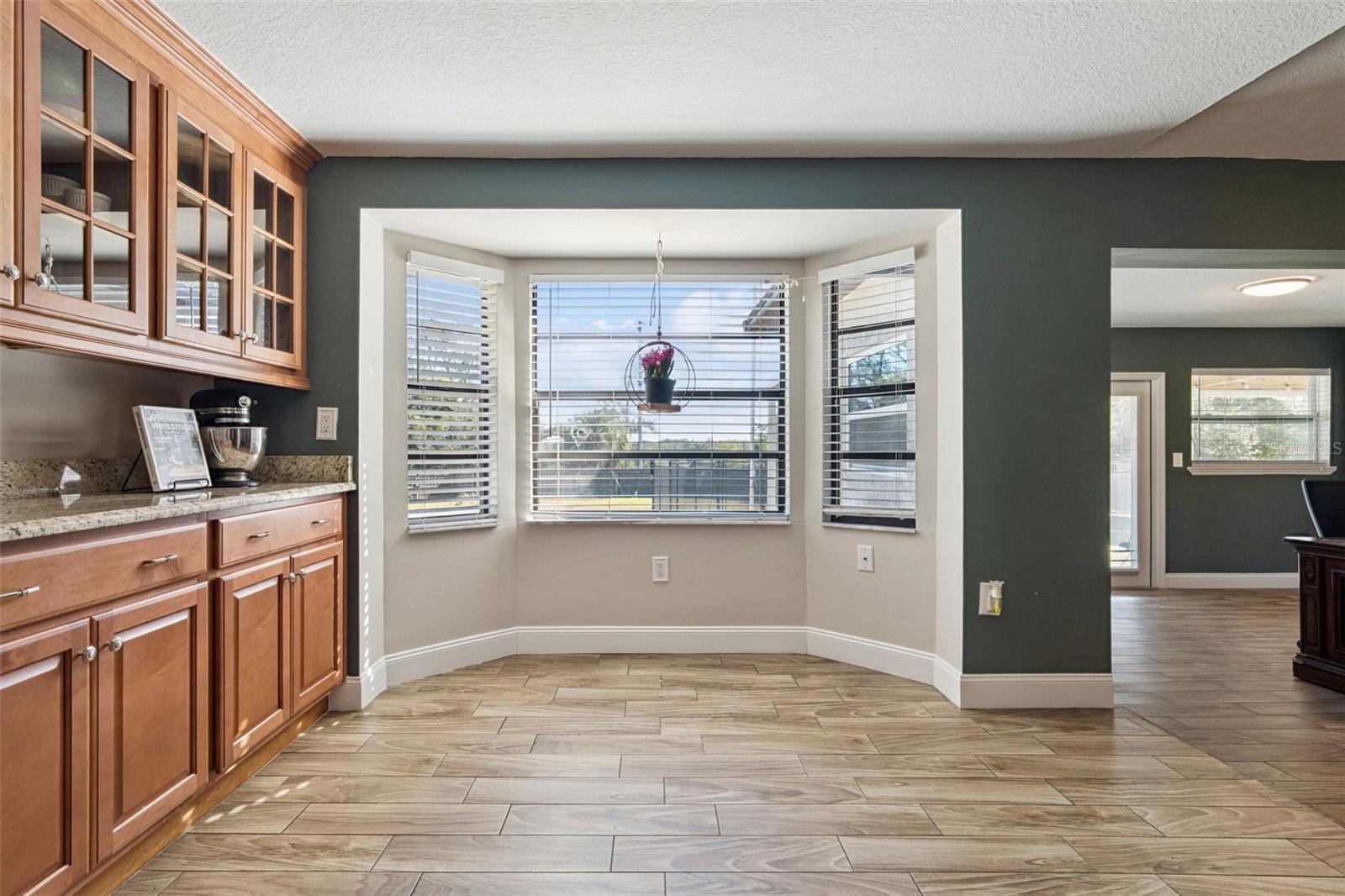 Image 18 of 32 For 120 Cumberland Circle