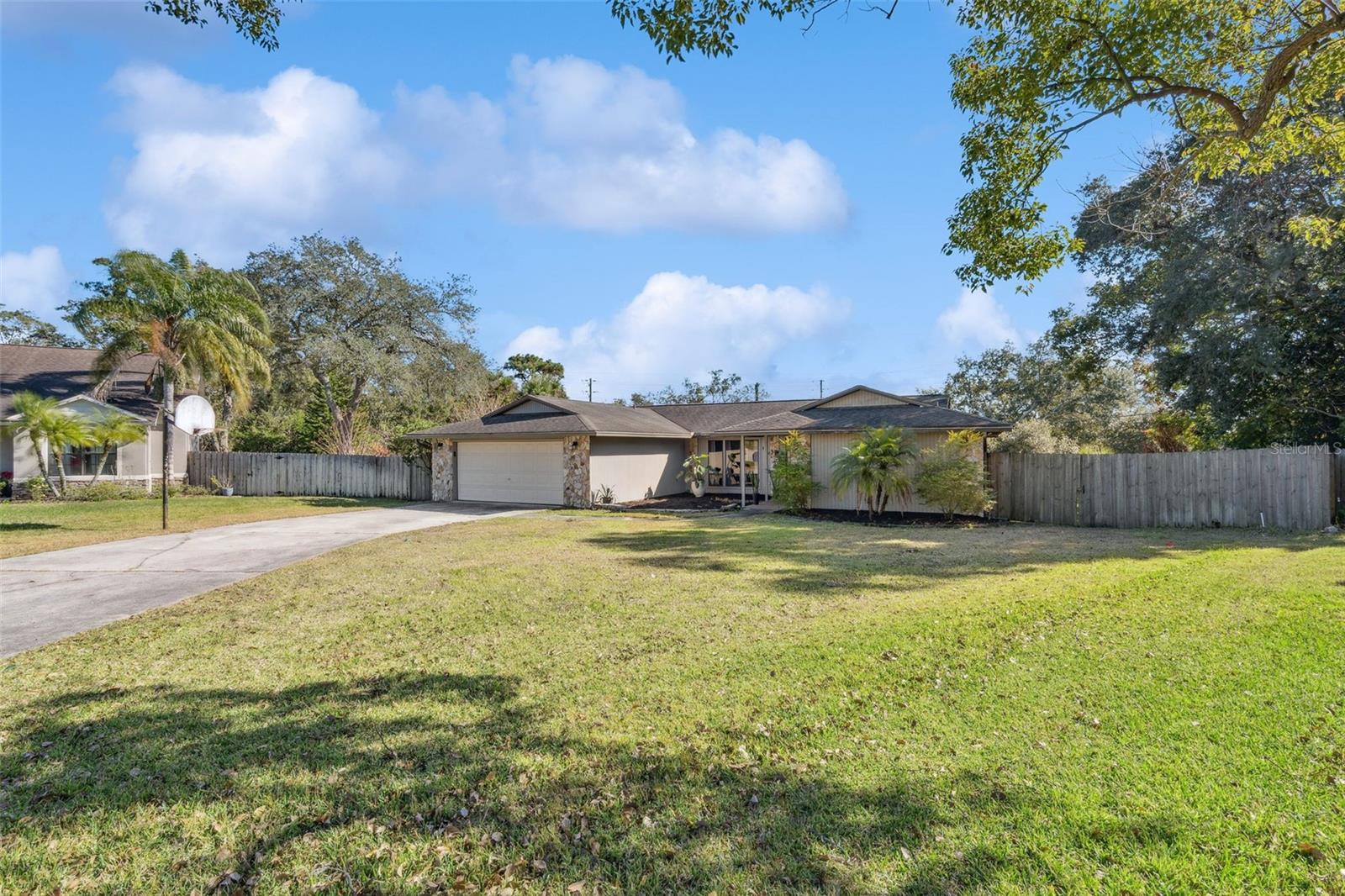 Image 2 of 32 For 120 Cumberland Circle