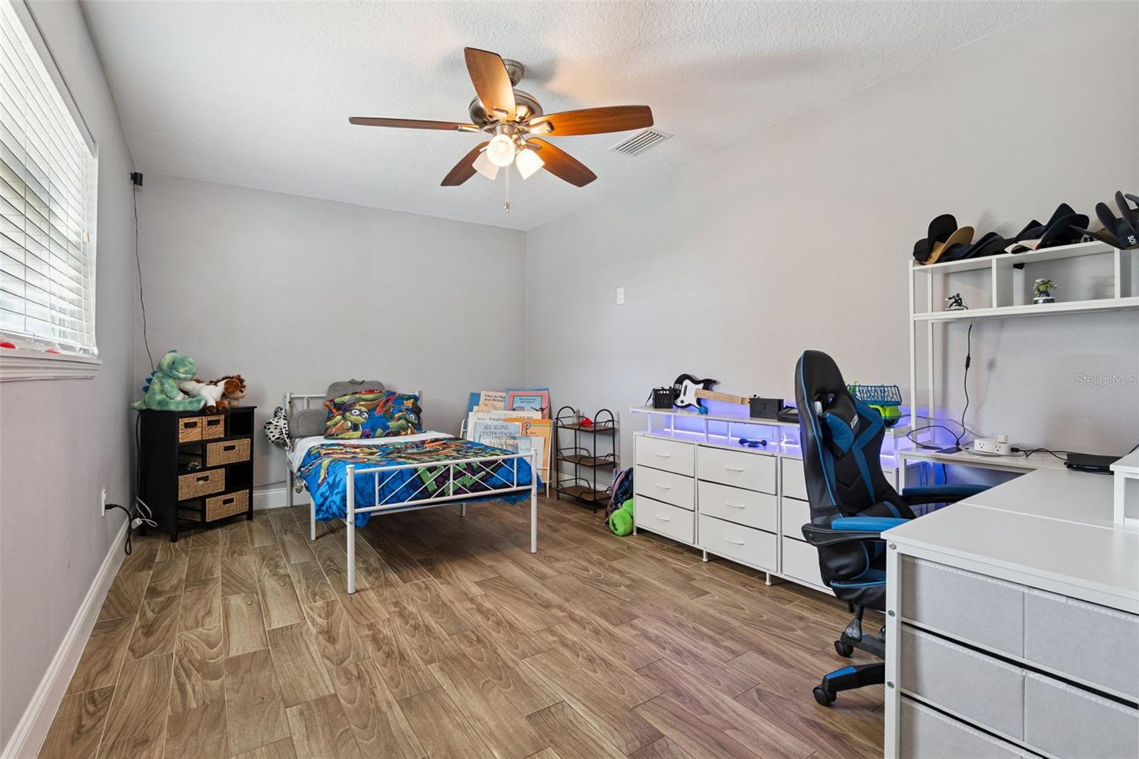 Image 24 of 32 For 120 Cumberland Circle