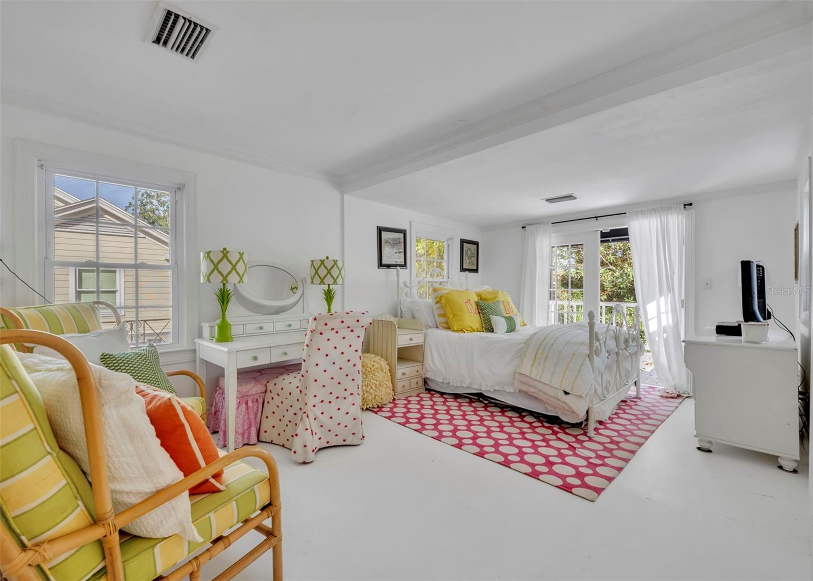 Image 18 of 34 For 244 Osceola Court