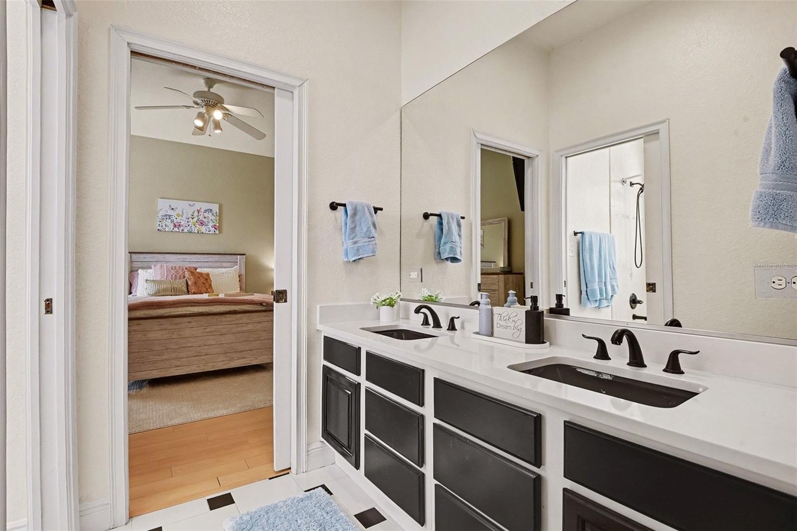 Image 26 of 54 For 2795 Fawn Lake Boulevard