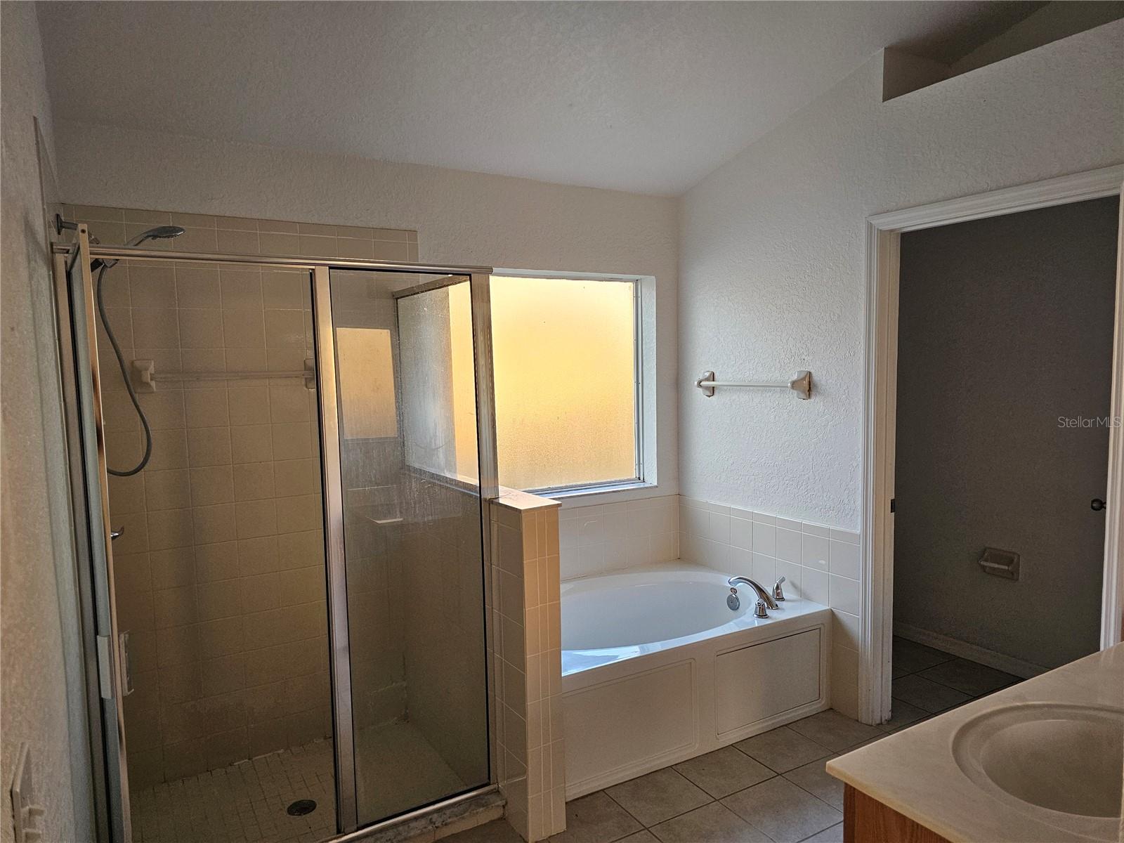 Image 4 of 6 For 8270 Peak Avenue