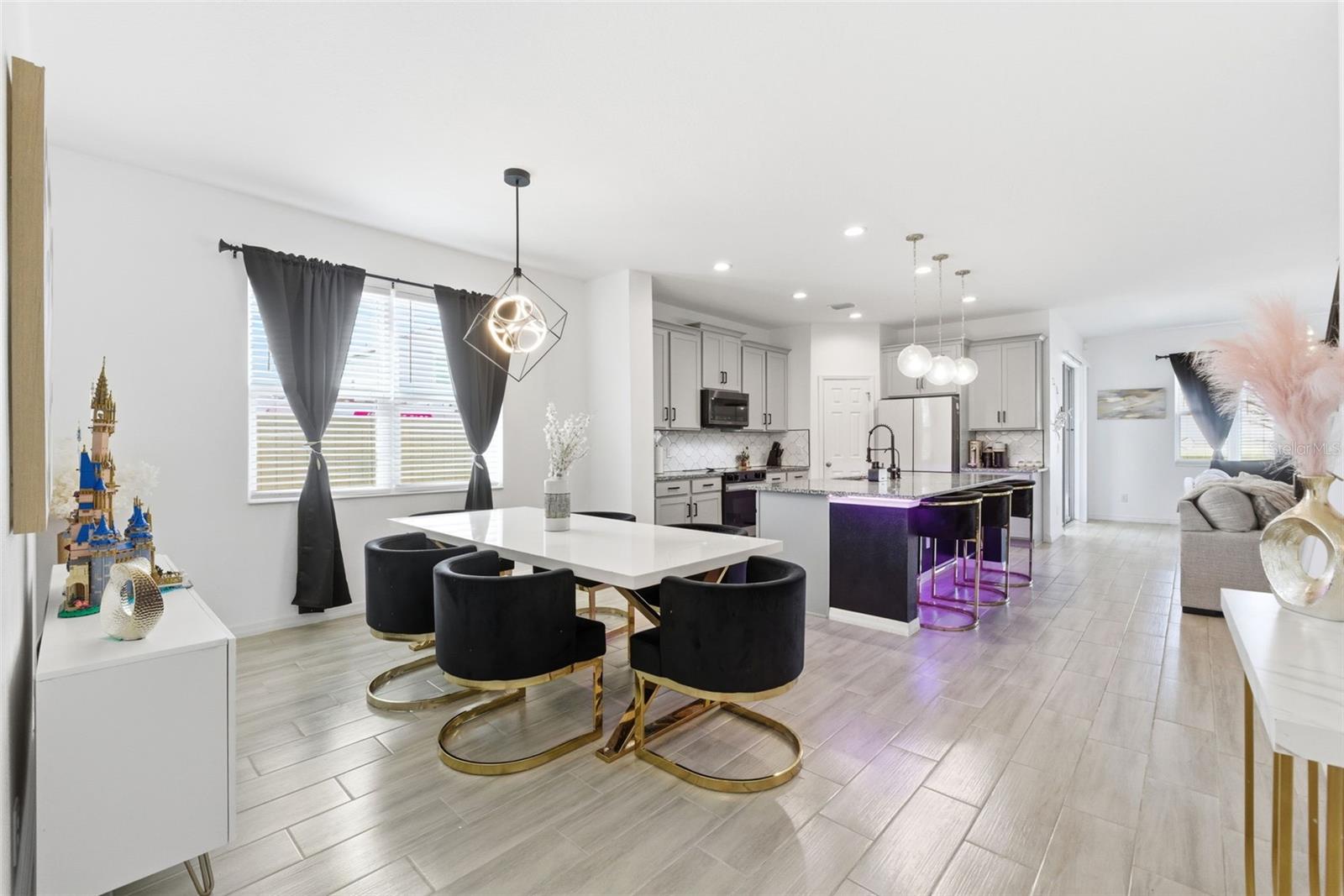 Image 10 of 98 For 751 Campo Lane