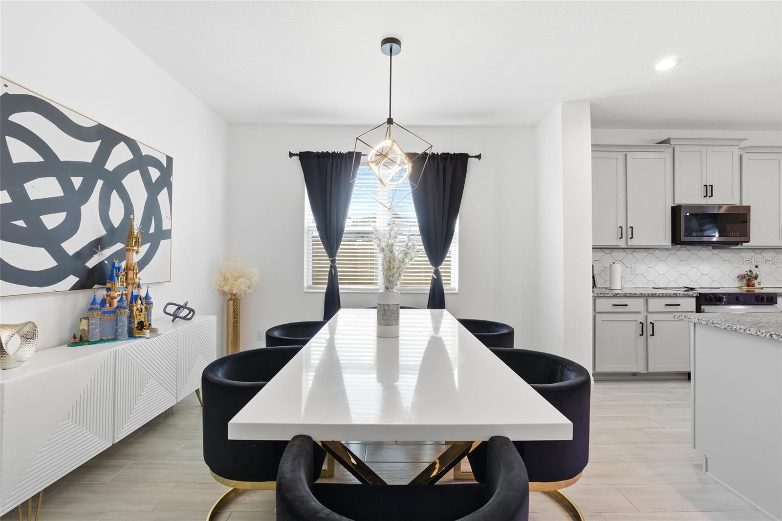 Image 11 of 98 For 751 Campo Lane