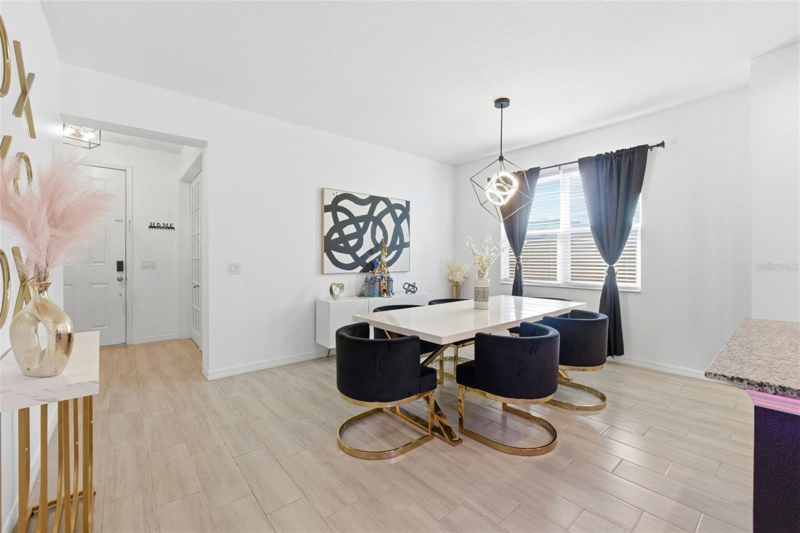 Image 12 of 98 For 751 Campo Lane