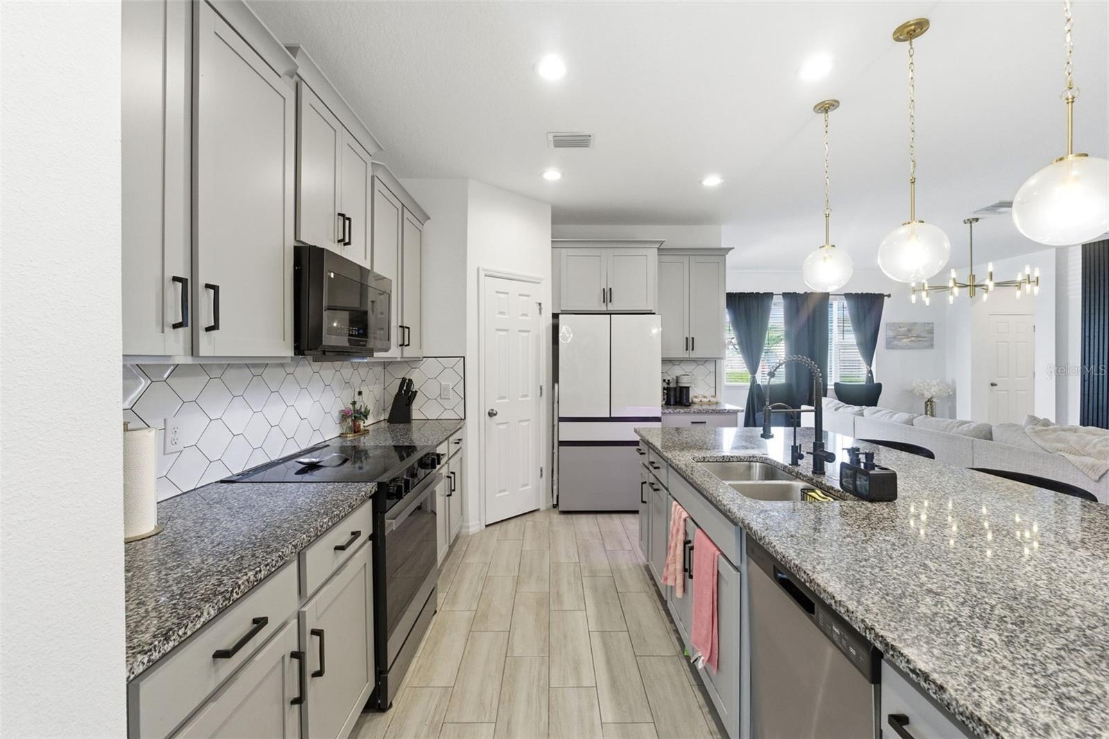 Image 17 of 98 For 751 Campo Lane