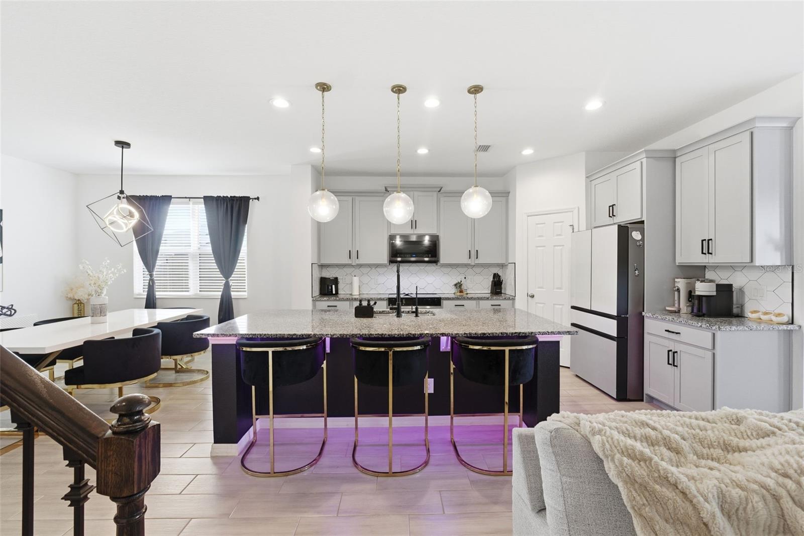 Image 20 of 98 For 751 Campo Lane