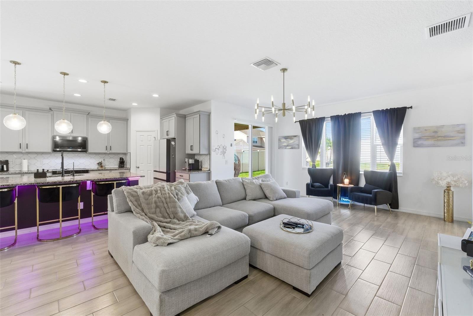 Image 23 of 98 For 751 Campo Lane