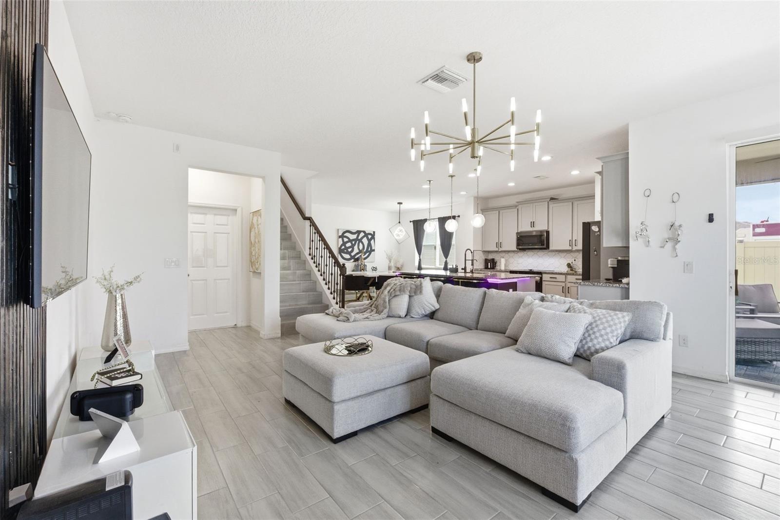 Image 24 of 98 For 751 Campo Lane