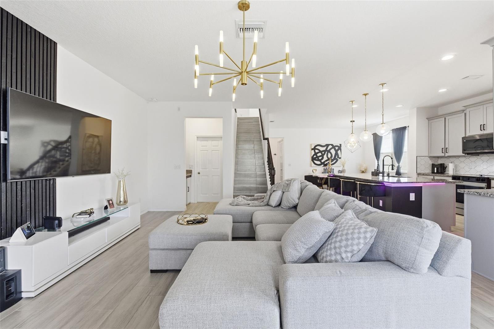 Image 25 of 98 For 751 Campo Lane