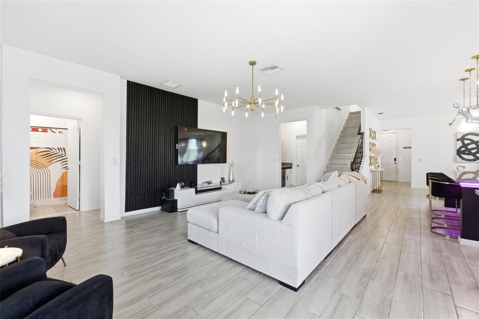 Image 27 of 98 For 751 Campo Lane