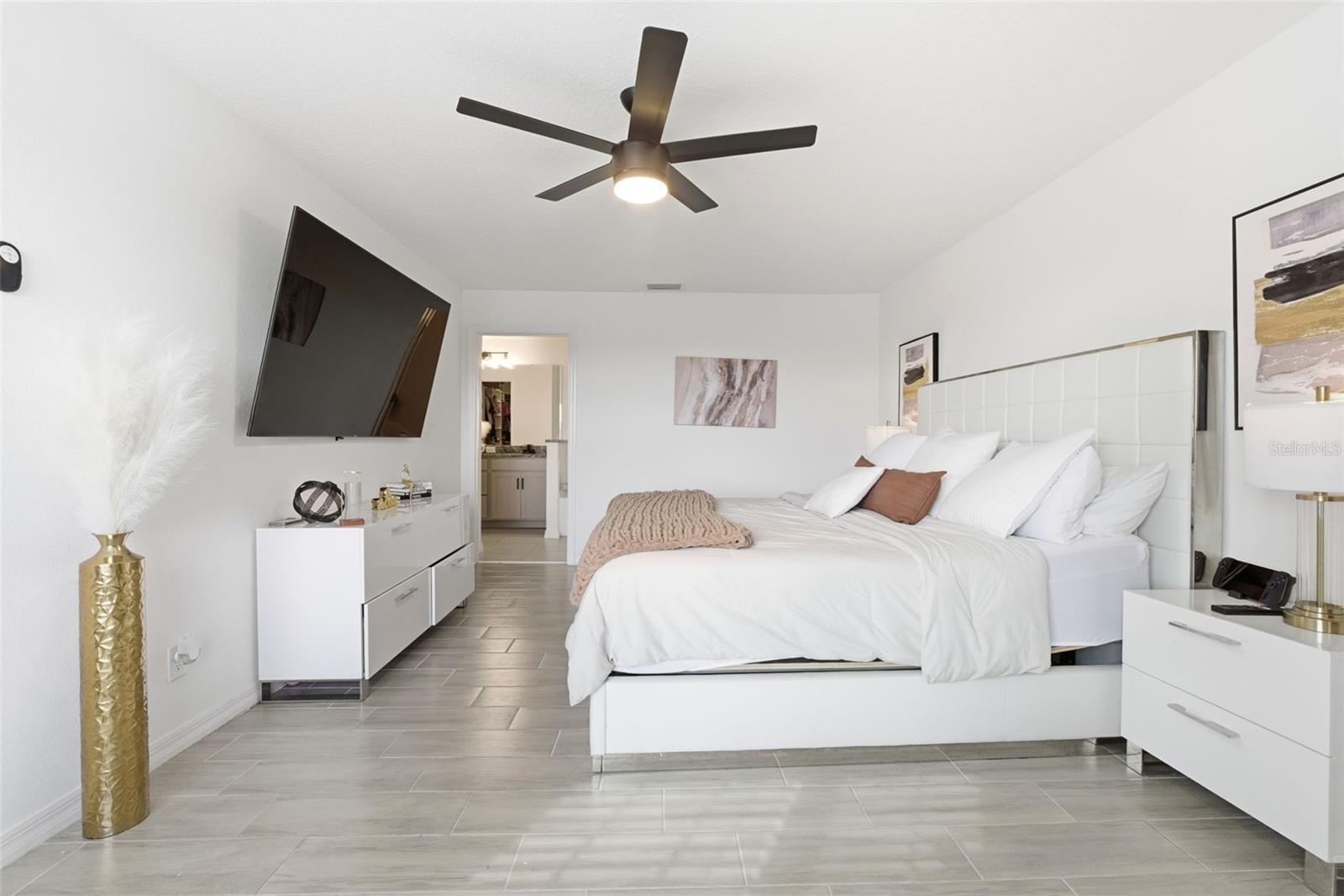 Image 36 of 98 For 751 Campo Lane