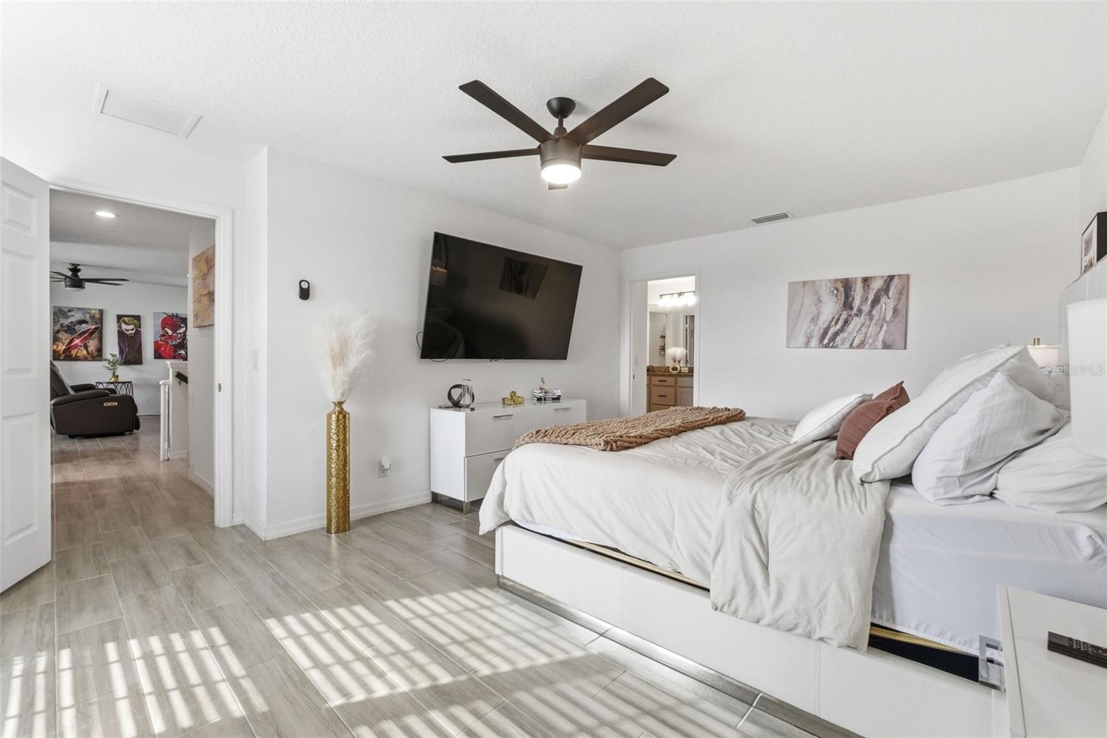 Image 37 of 98 For 751 Campo Lane