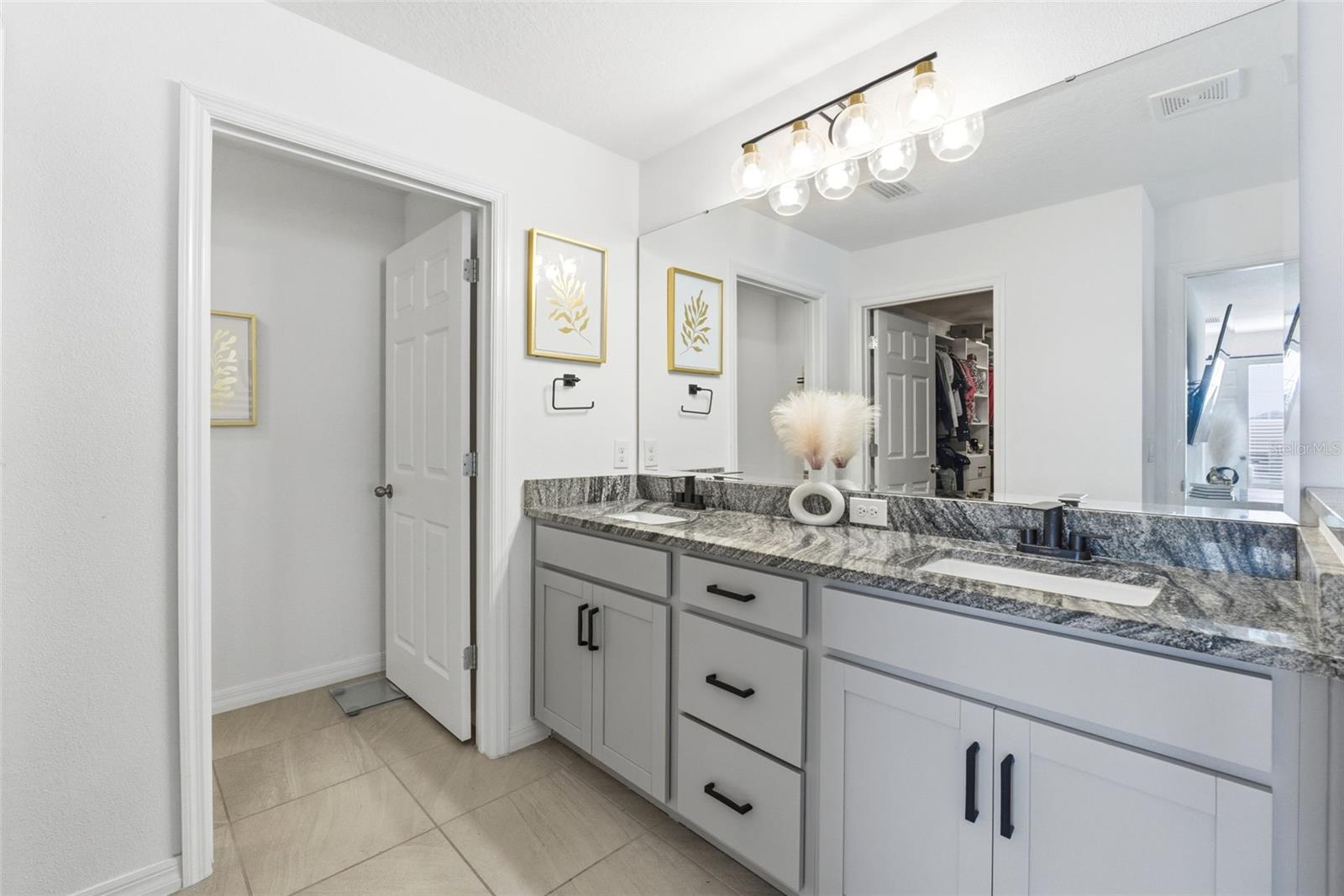 Image 44 of 98 For 751 Campo Lane