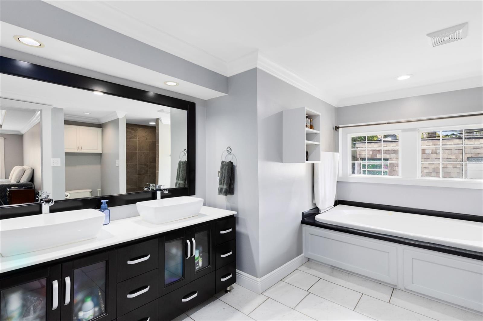 Image 14 of 40 For 530 Eola Drive