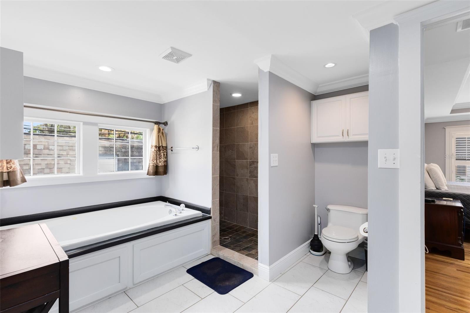 Image 15 of 40 For 530 Eola Drive