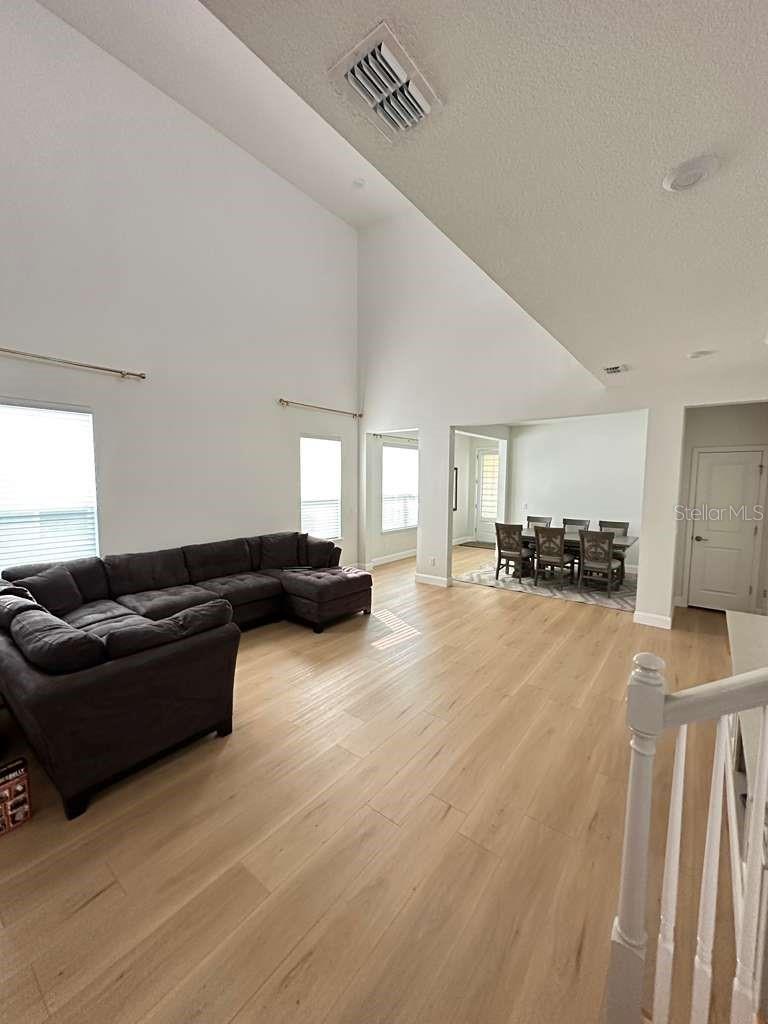 Image 6 of 29 For 4648 Prairie Creek Street