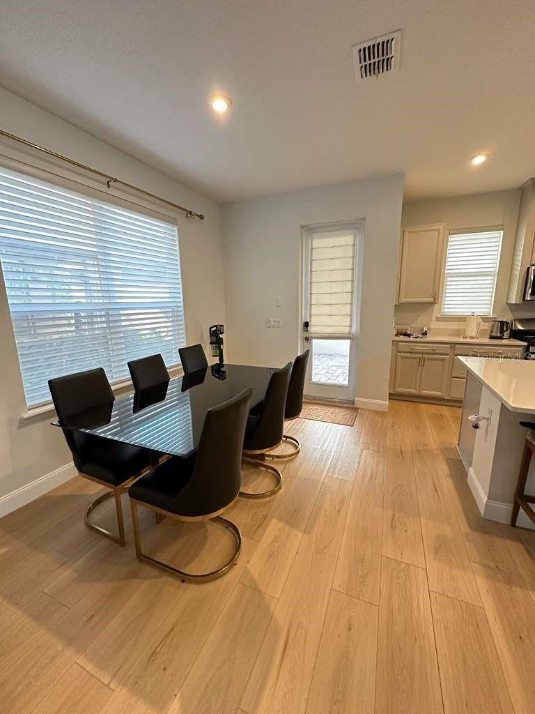 Image 9 of 29 For 4648 Prairie Creek Street