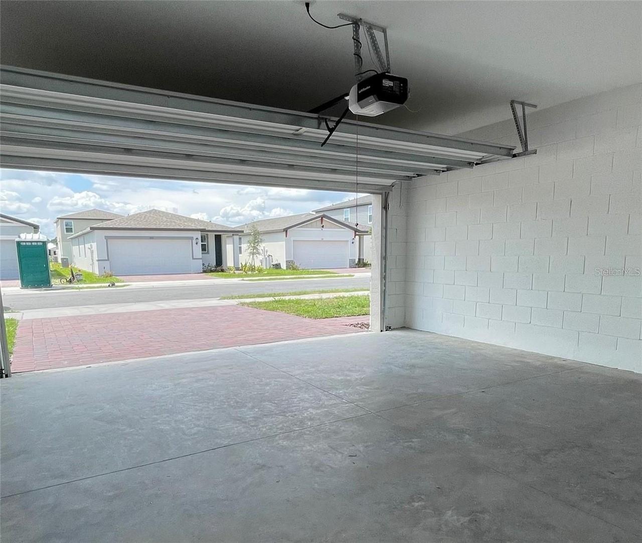 Image 21 of 27 For 3094 Laurel Oak Lane