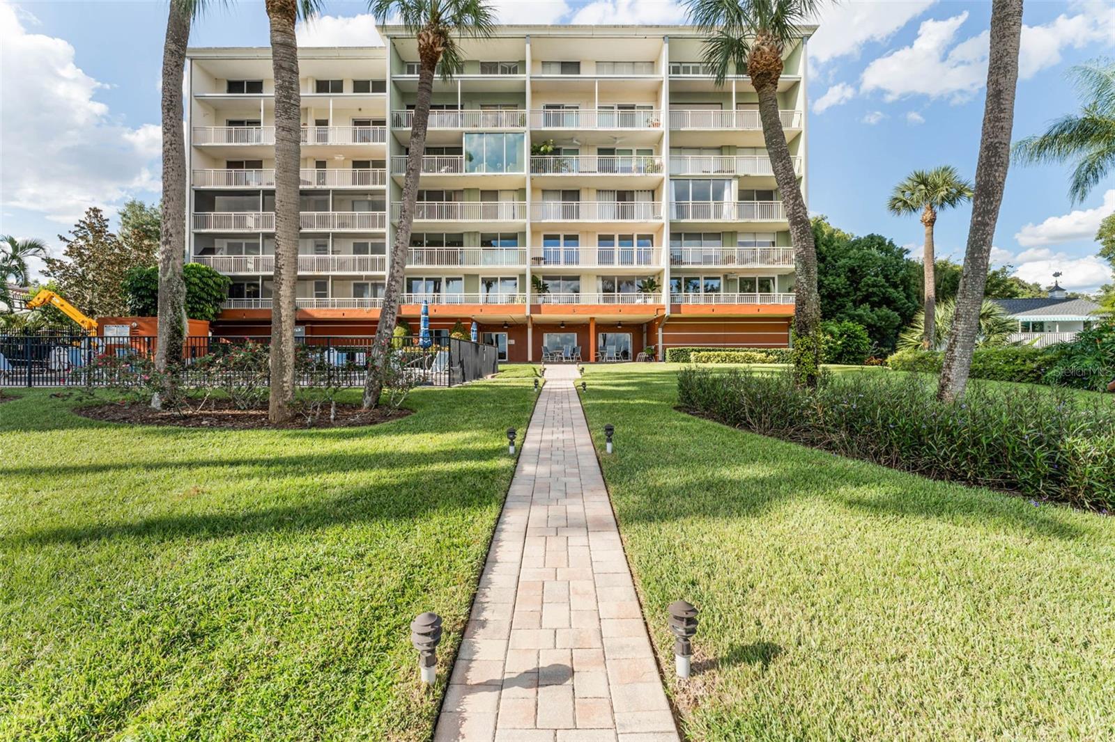 Image 40 of 50 For 690 Osceola Avenue 503