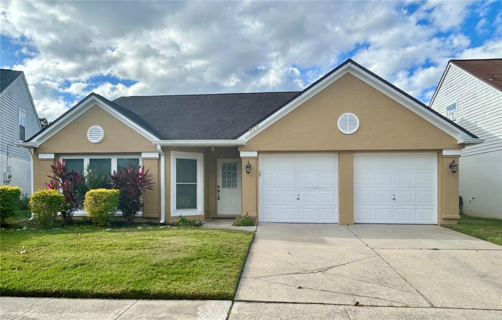 Image 2 of 18 For 929 Beresford Way