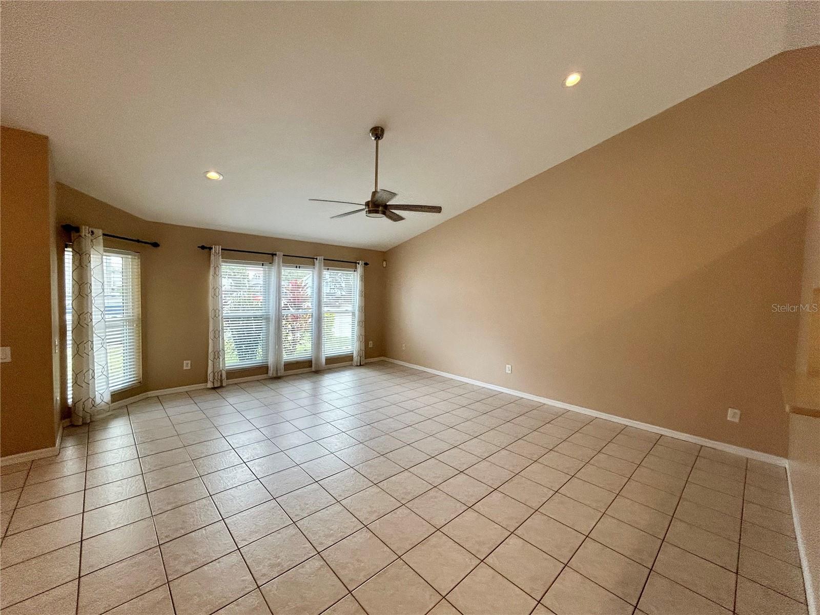 Image 3 of 18 For 929 Beresford Way