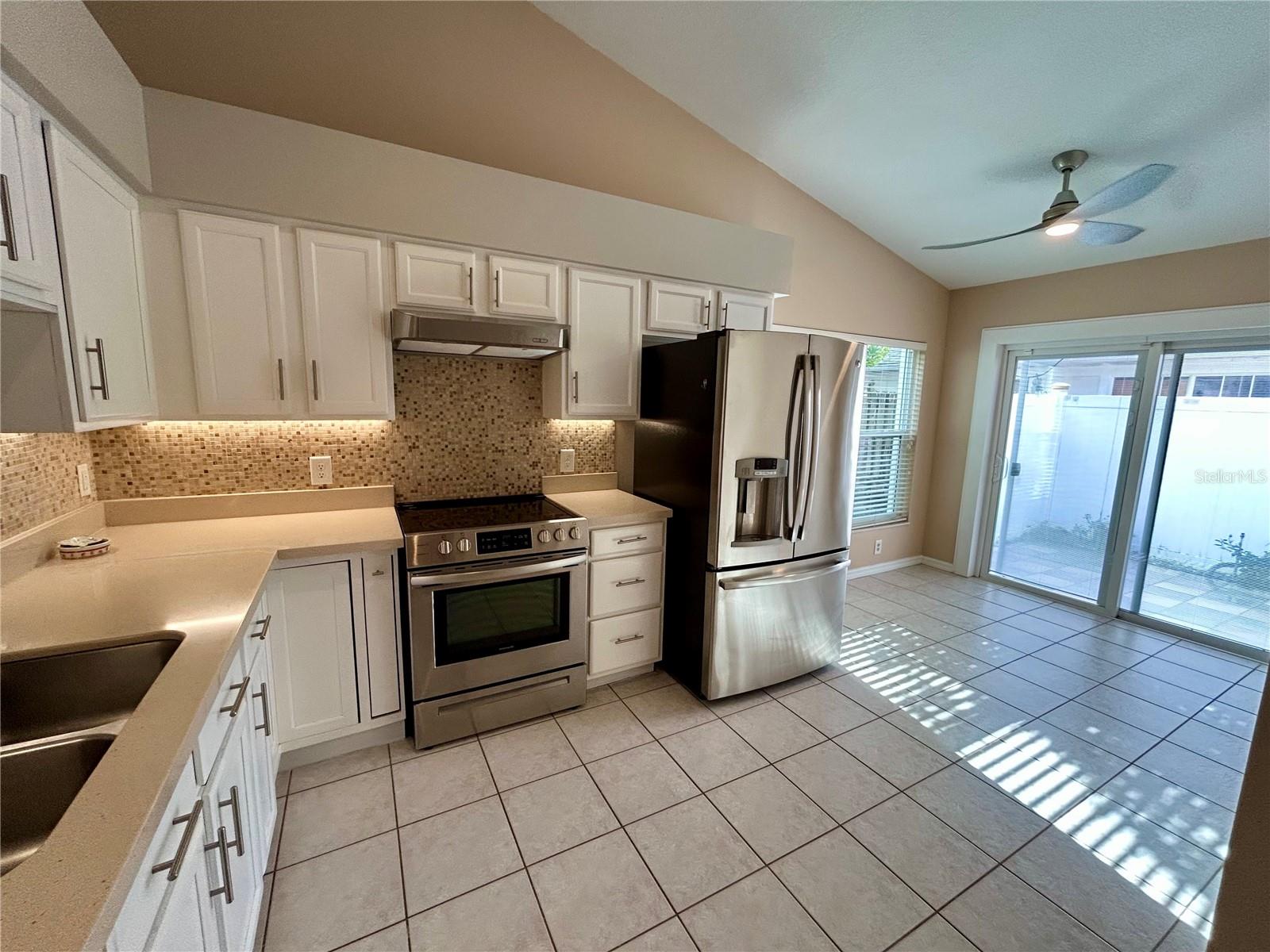 Image 7 of 18 For 929 Beresford Way