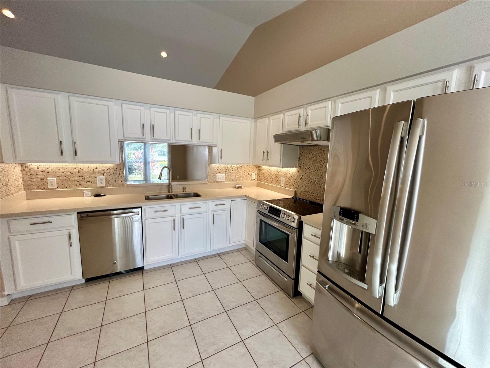 Image 8 of 18 For 929 Beresford Way