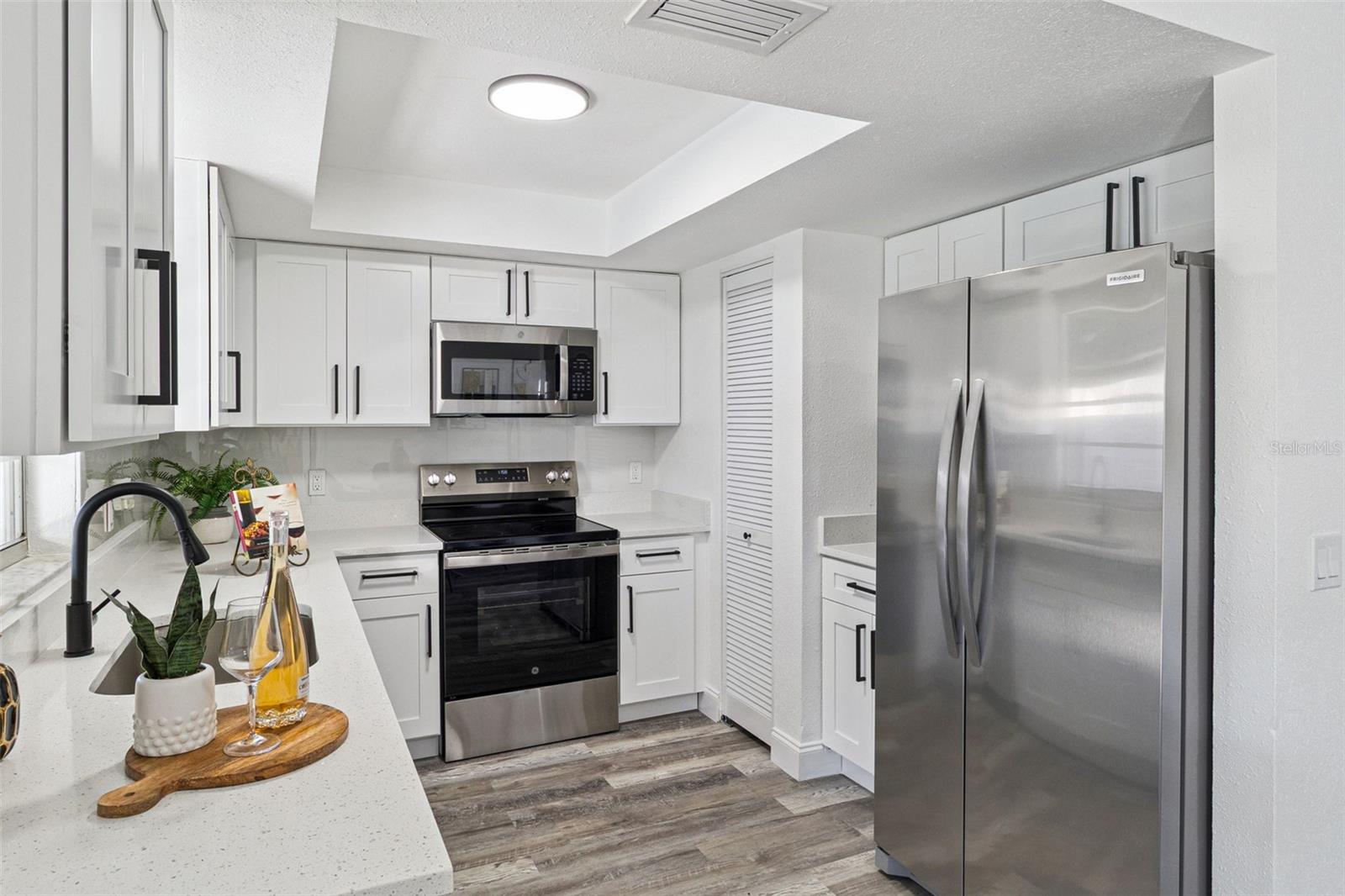 Image 8 of 25 For 2209 Spring Circle