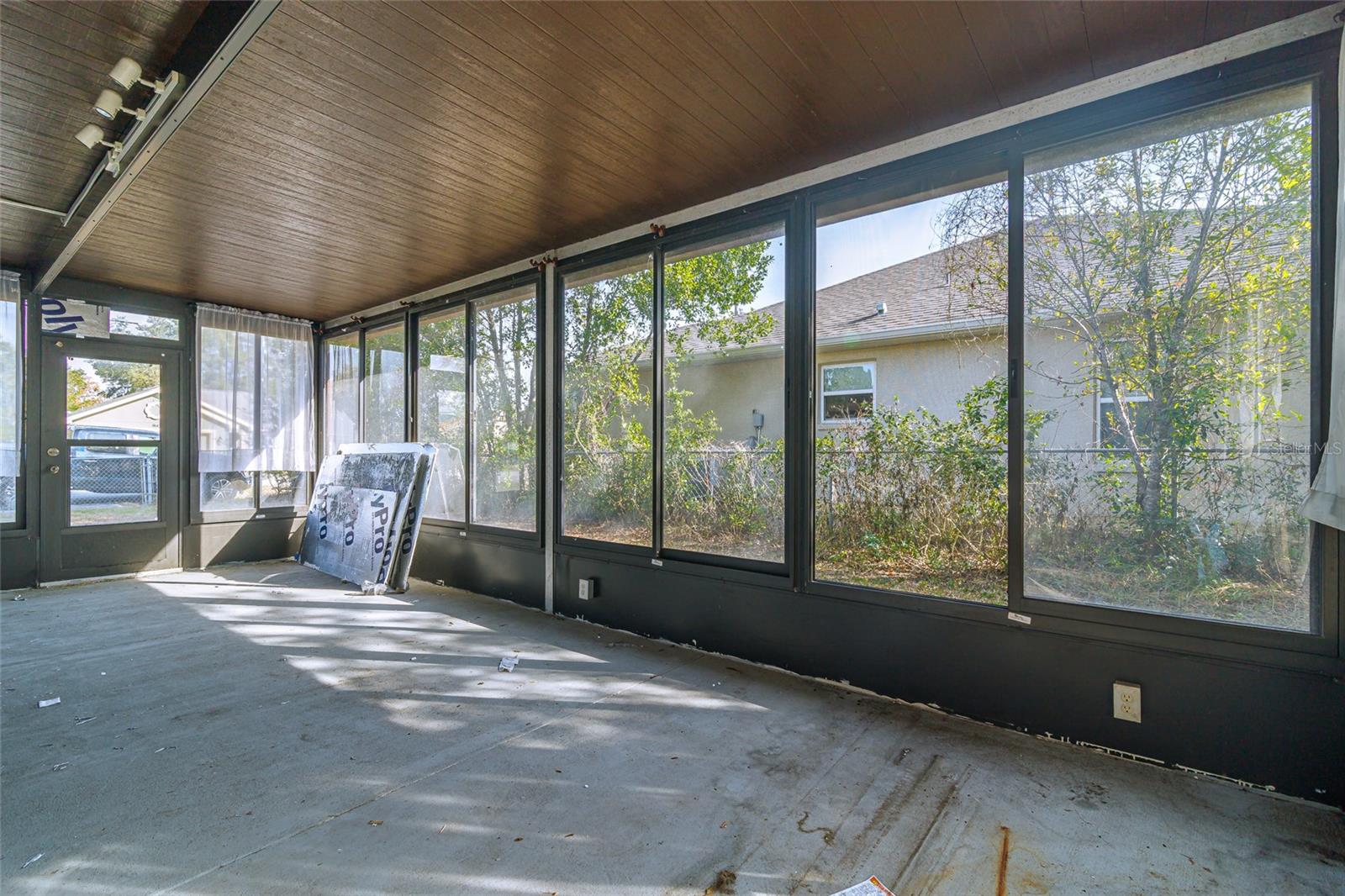 Image 17 of 50 For 9140 155th Place