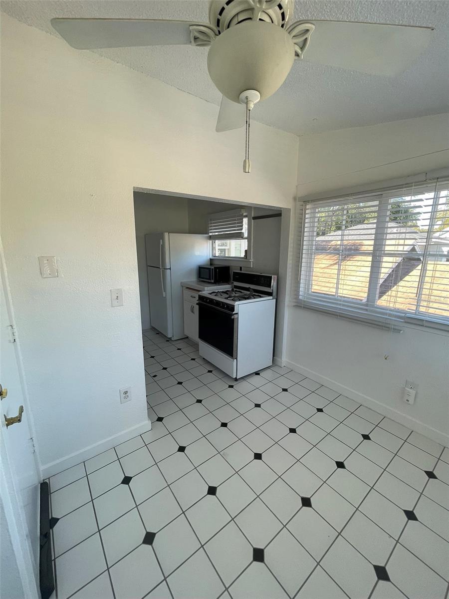 Image 5 of 9 For 429 Ruth Lane 3