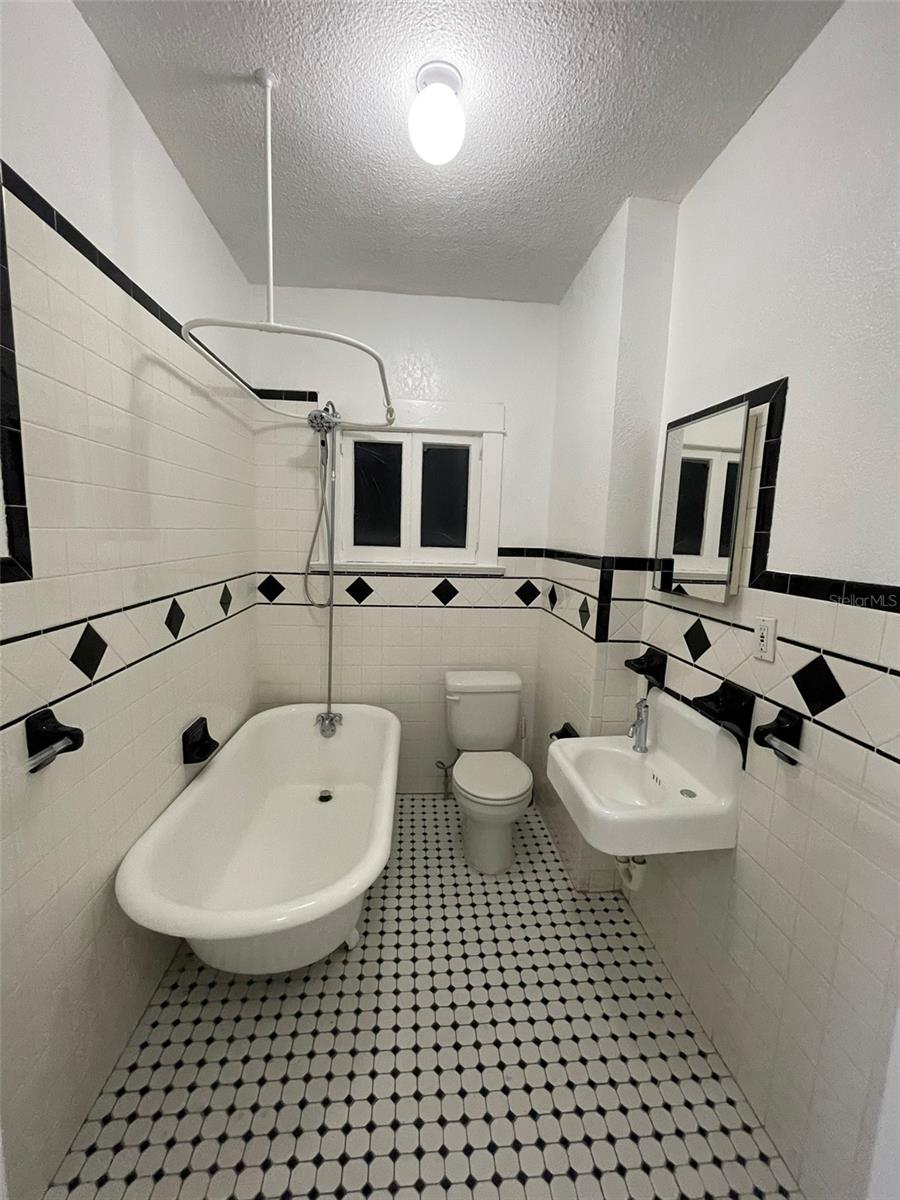 Image 6 of 9 For 429 Ruth Lane 3