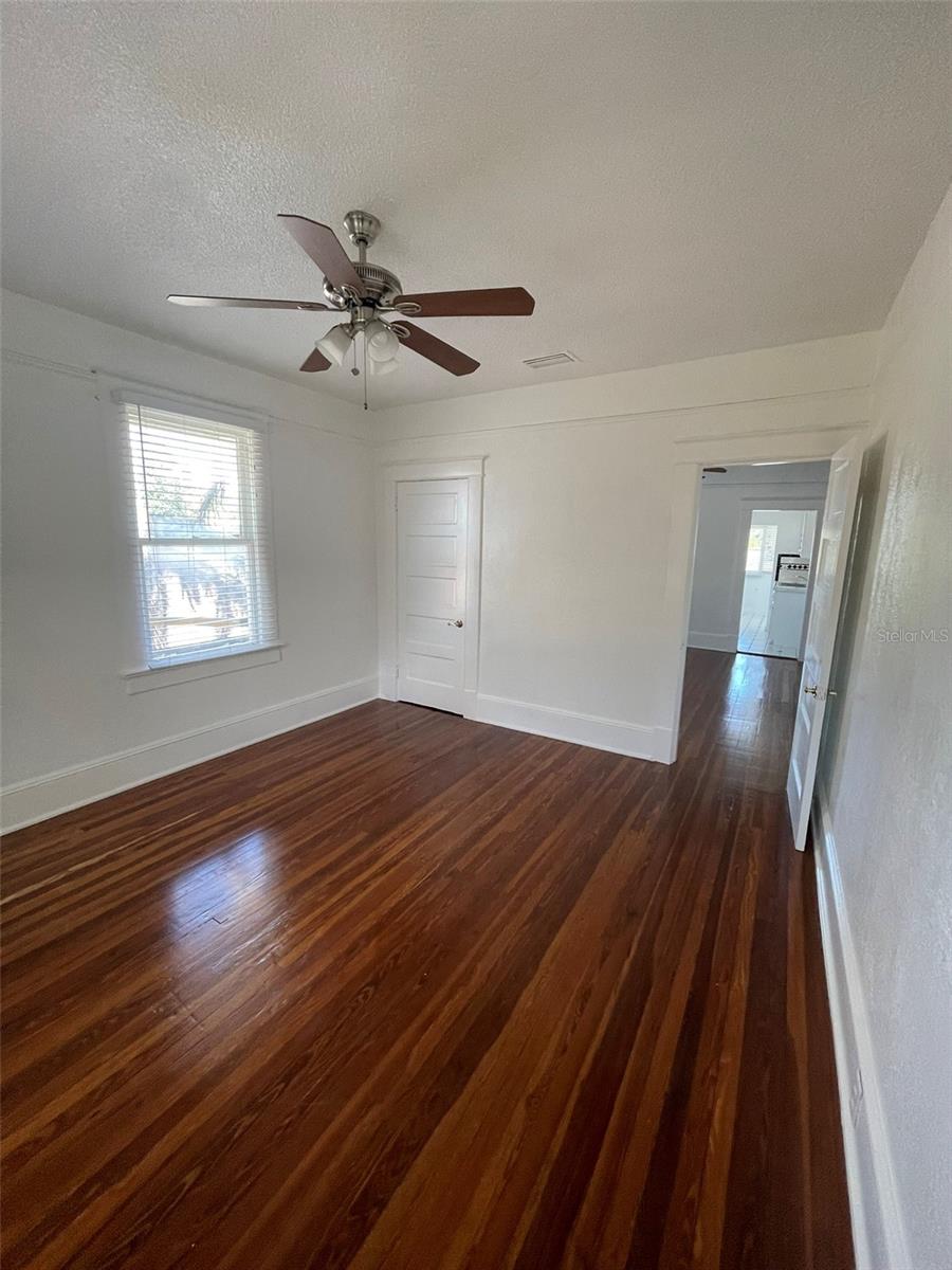 Image 8 of 9 For 429 Ruth Lane 3