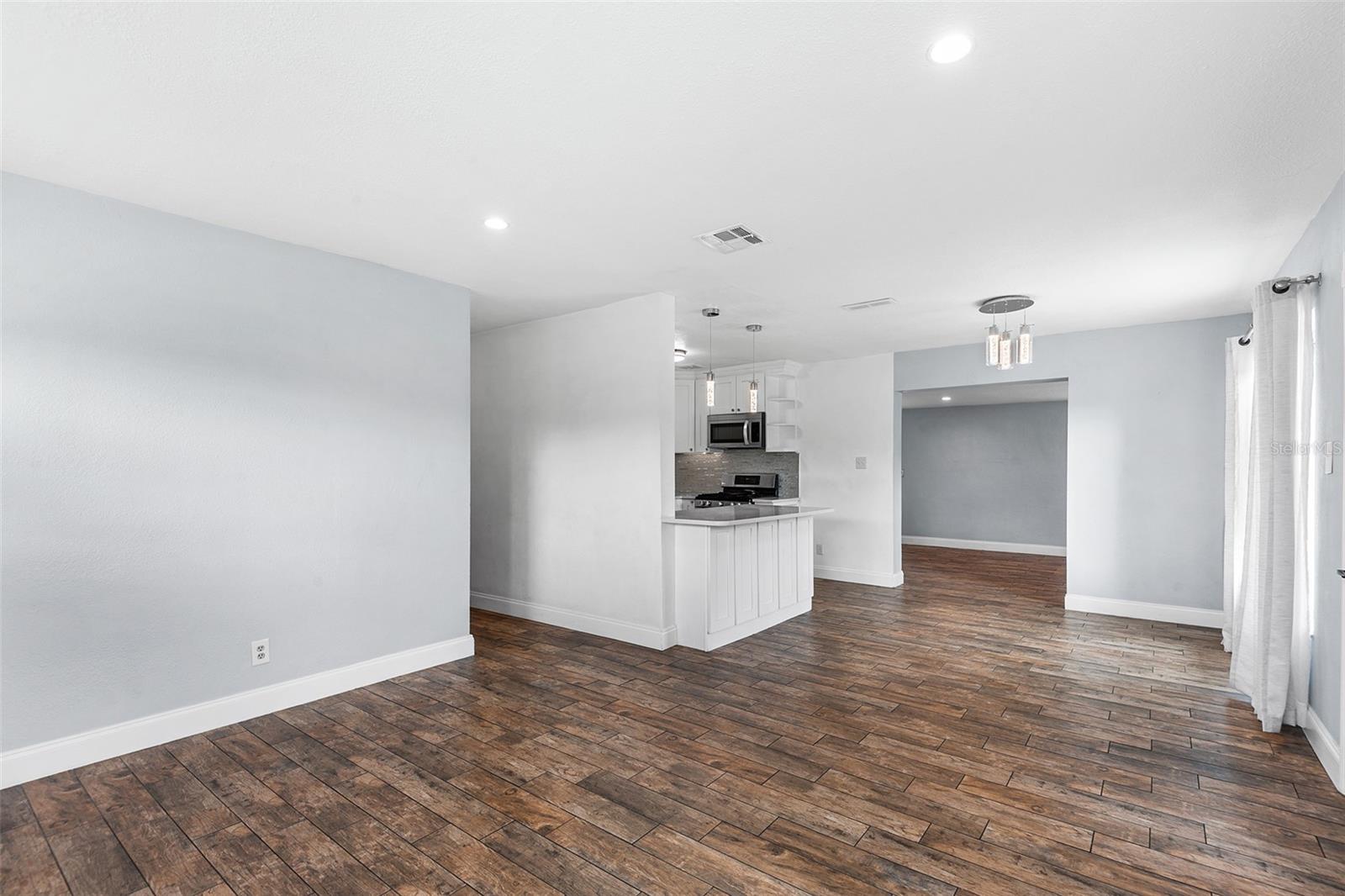 Image 9 of 28 For 7606 Cassino Avenue