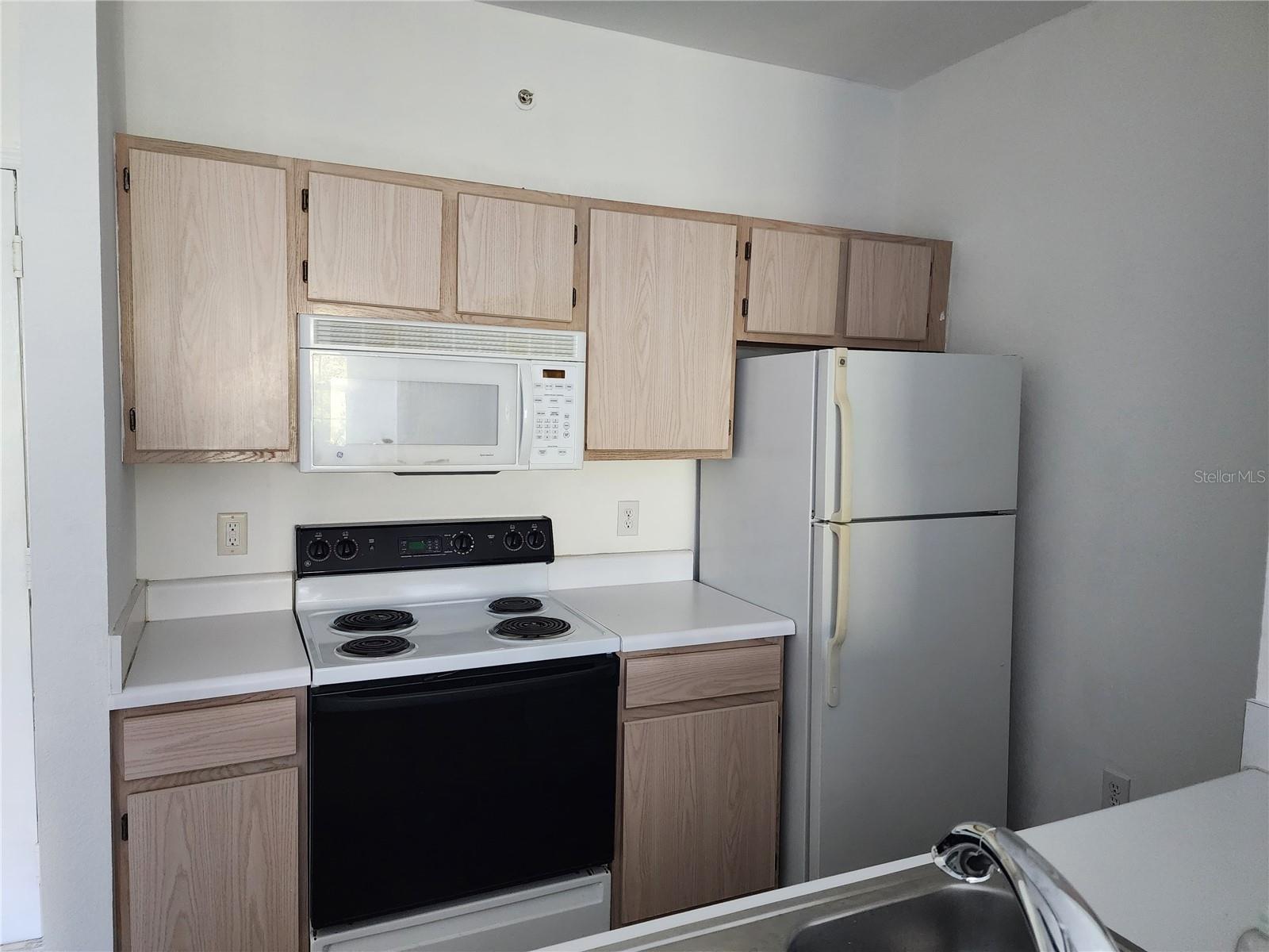 Image 7 of 9 For 5459 Vineland Road 4307