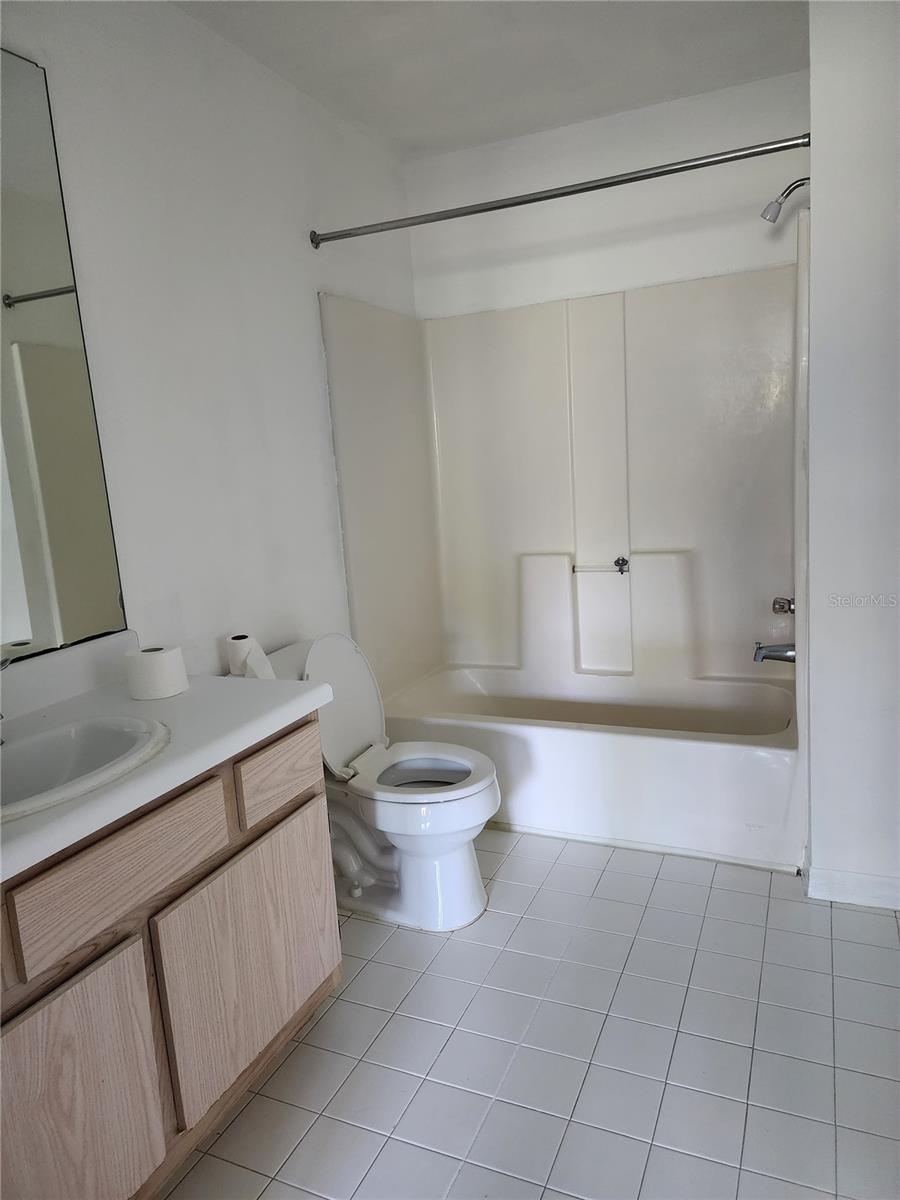 Image 8 of 9 For 5459 Vineland Road 4307