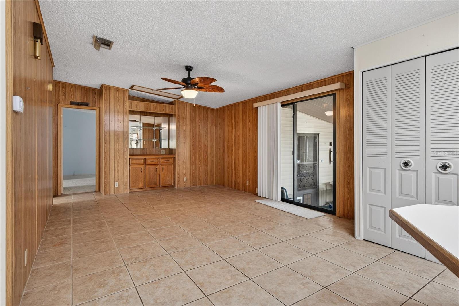 Image 15 of 38 For 6399 Lolly Bay Loop Ne