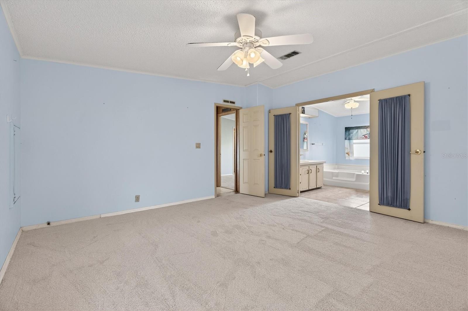 Image 19 of 38 For 6399 Lolly Bay Loop Ne