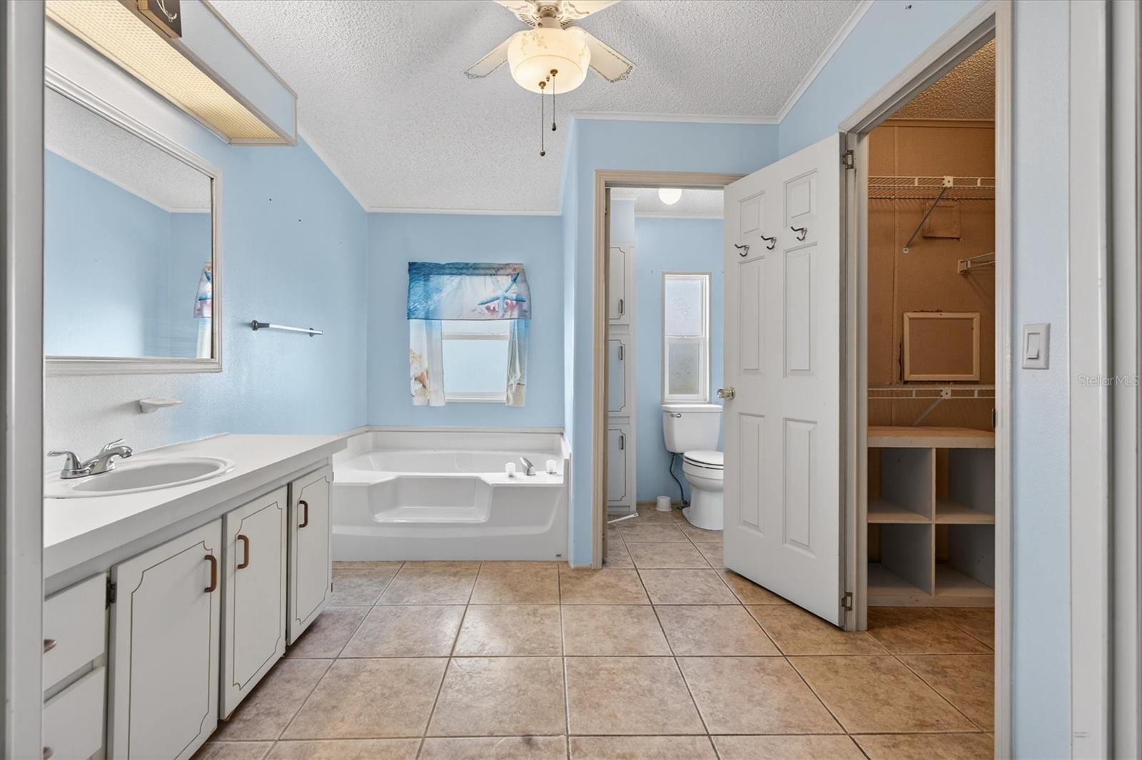 Image 20 of 38 For 6399 Lolly Bay Loop Ne