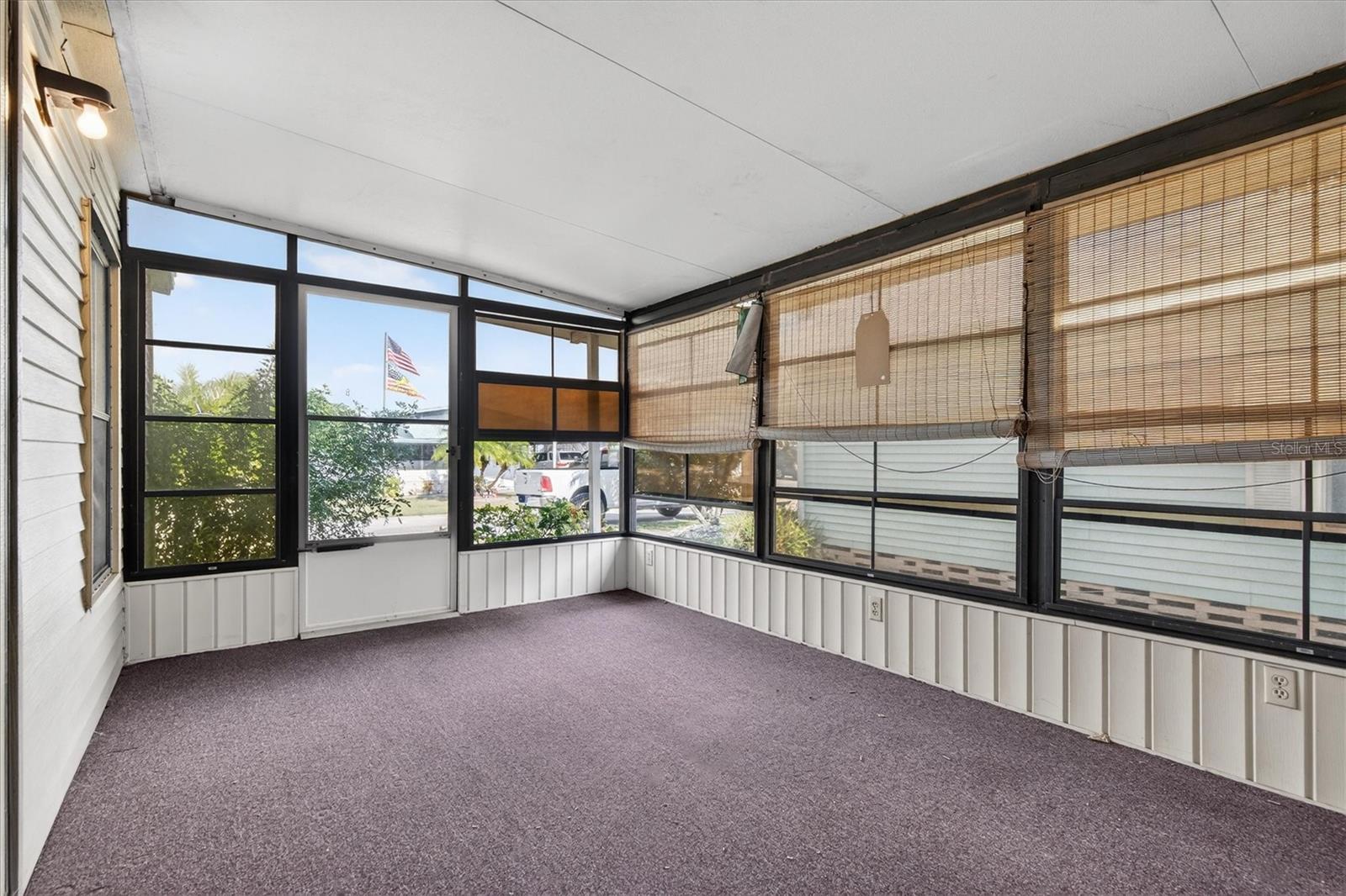 Image 28 of 38 For 6399 Lolly Bay Loop Ne