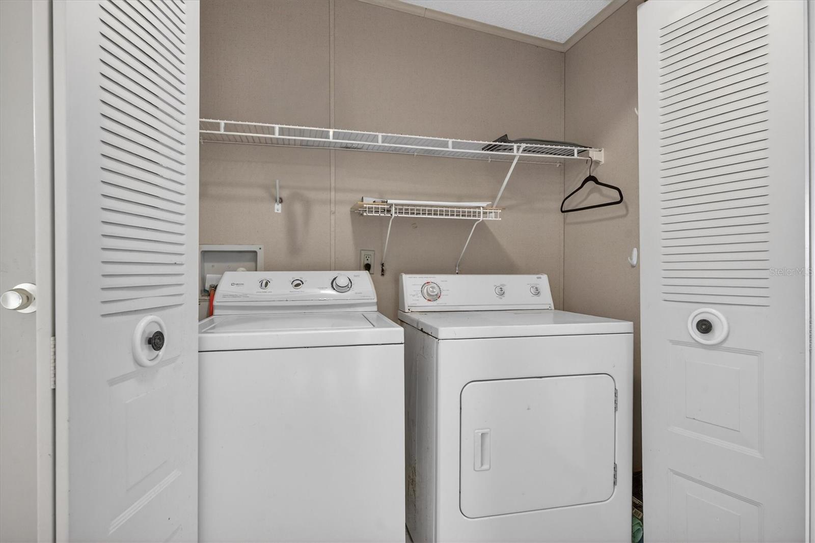 Image 31 of 38 For 6399 Lolly Bay Loop Ne