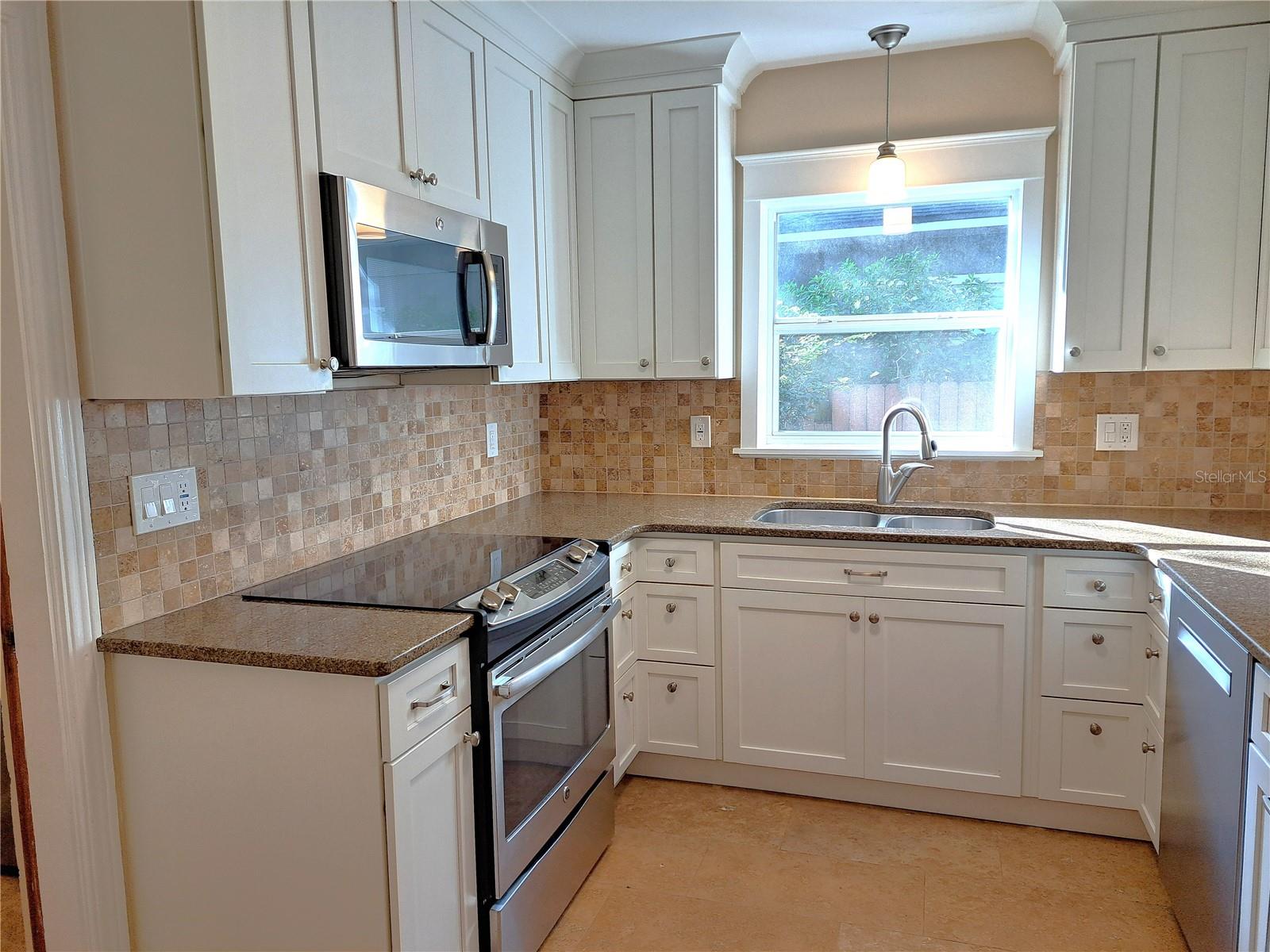 Image 13 of 50 For 1835 Edwin Boulevard