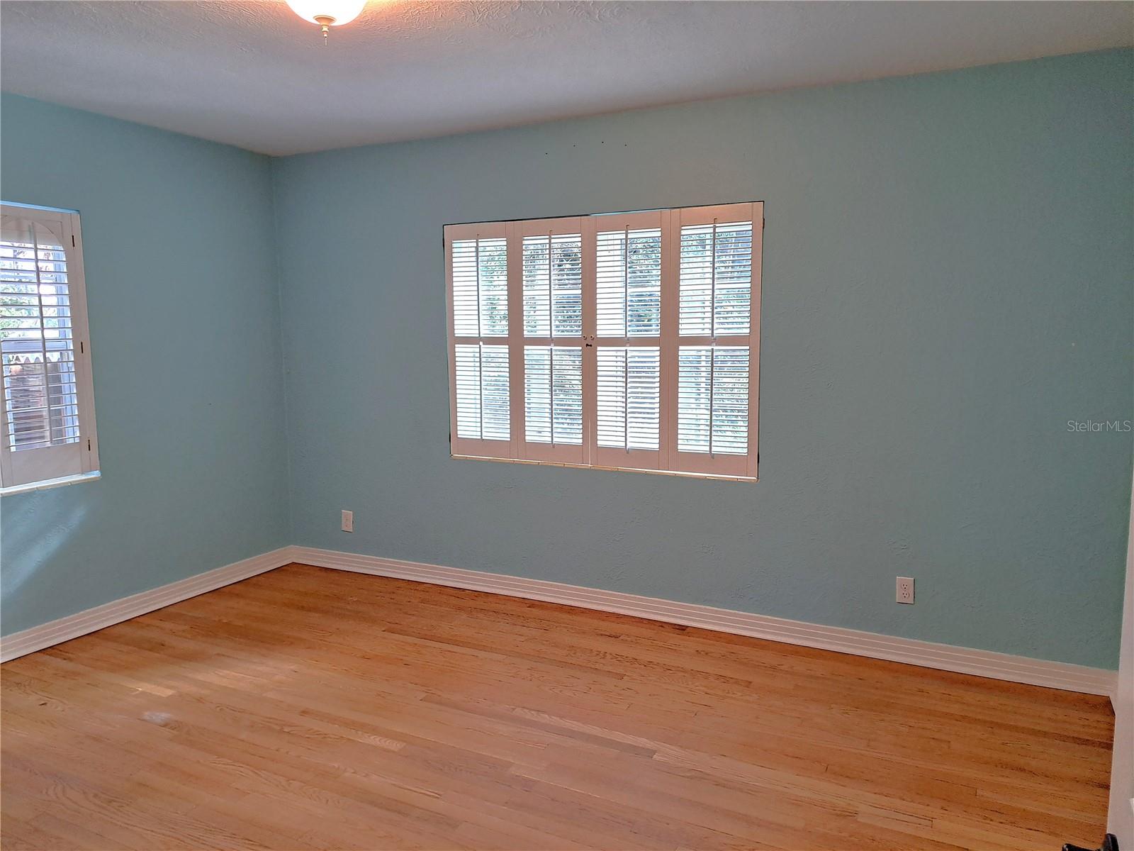 Image 33 of 50 For 1835 Edwin Boulevard