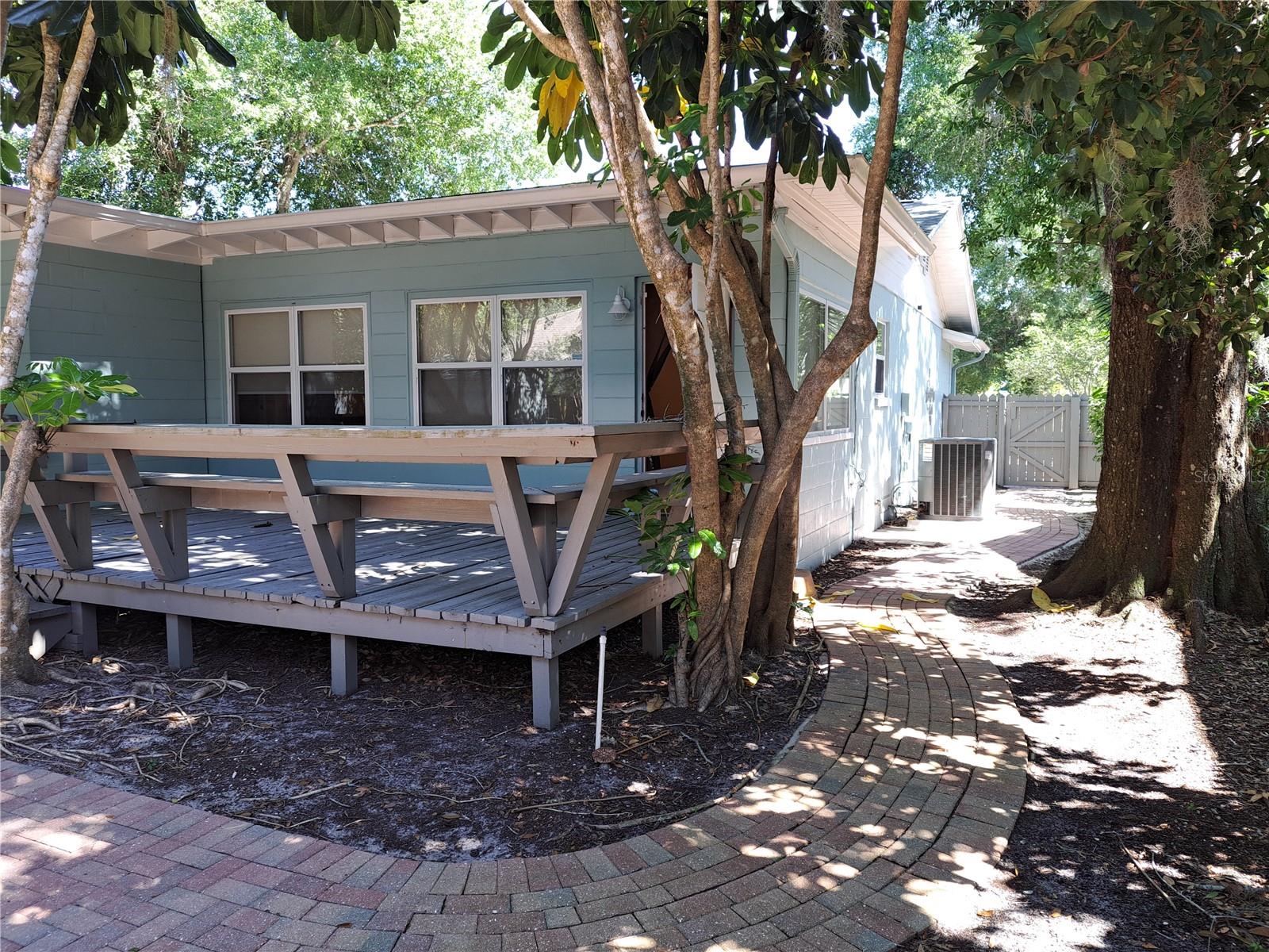 Image 43 of 50 For 1835 Edwin Boulevard