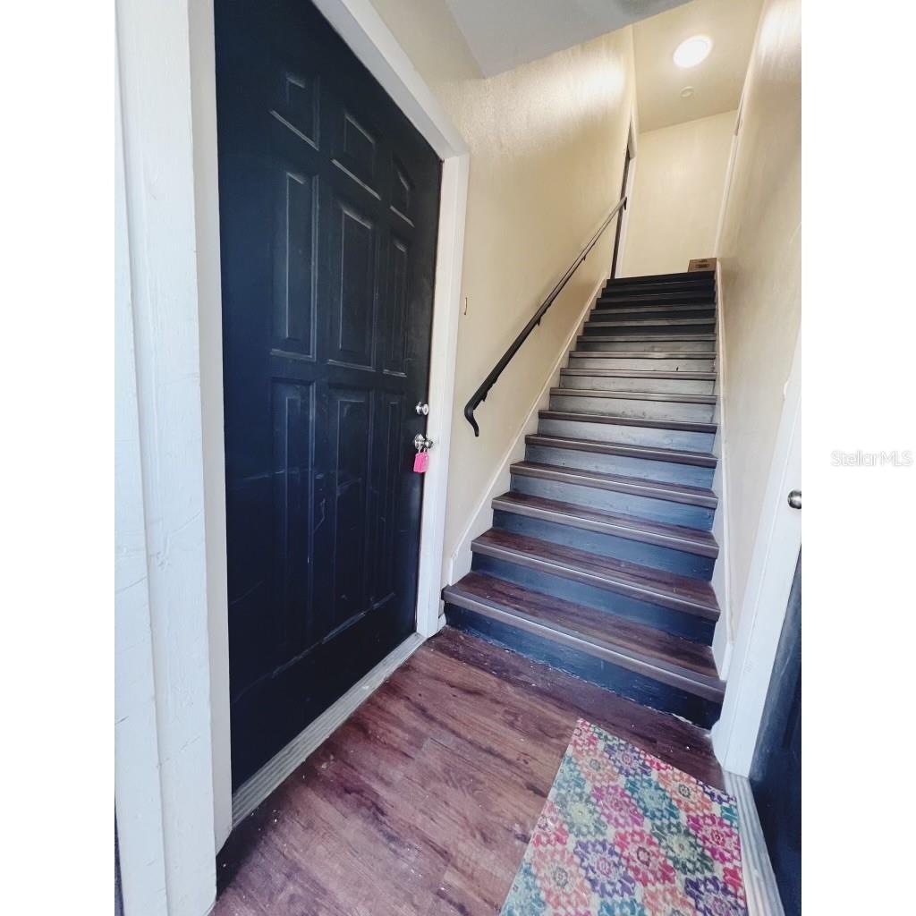 Image 2 of 8 For 515 Hyer Avenue 1