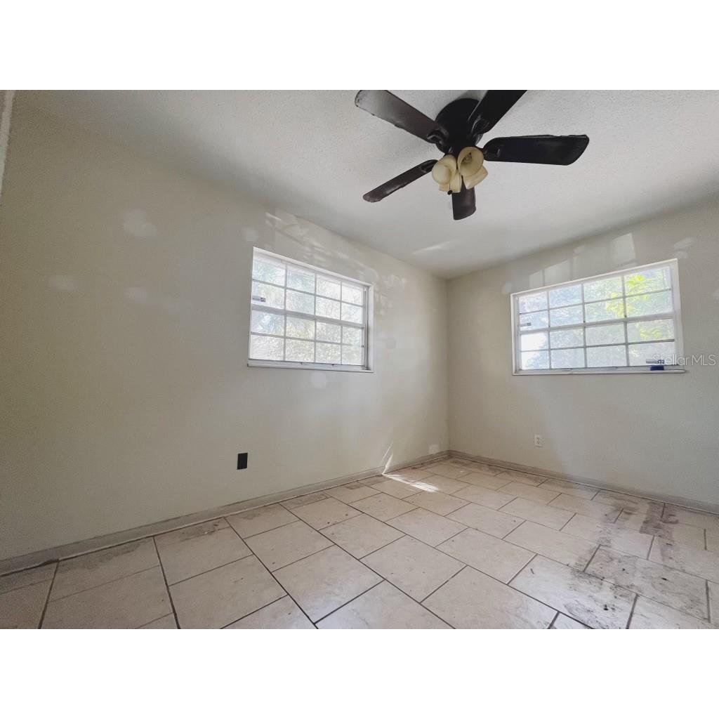 Image 7 of 8 For 515 Hyer Avenue 1